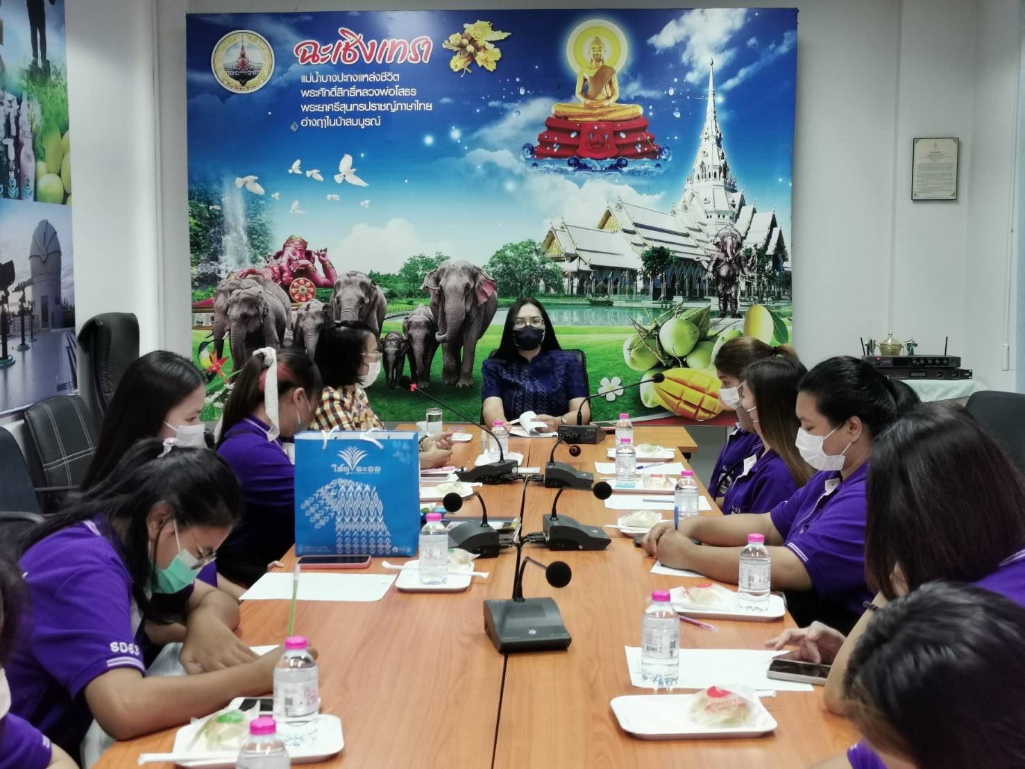 ???130 ปี กระทรวงมหาดไทย ? ฉะเชิงเทรา :แม่น้ำบางปะกงแหล่งชีวิต พระศักดิ์สิทธิ์หลวงพ่อโสธร พระยาศรีสุนทรปราชญ์ภาษาไทย เขาอ่างฤาไนป่าสมบูรณ์ ? ? ???พช.ฉะเชิงเทรา บรรยายสรุป เรื่อง “การจัดทำแผนพัฒนาชุมชนแบบมีส่วนร่วม”