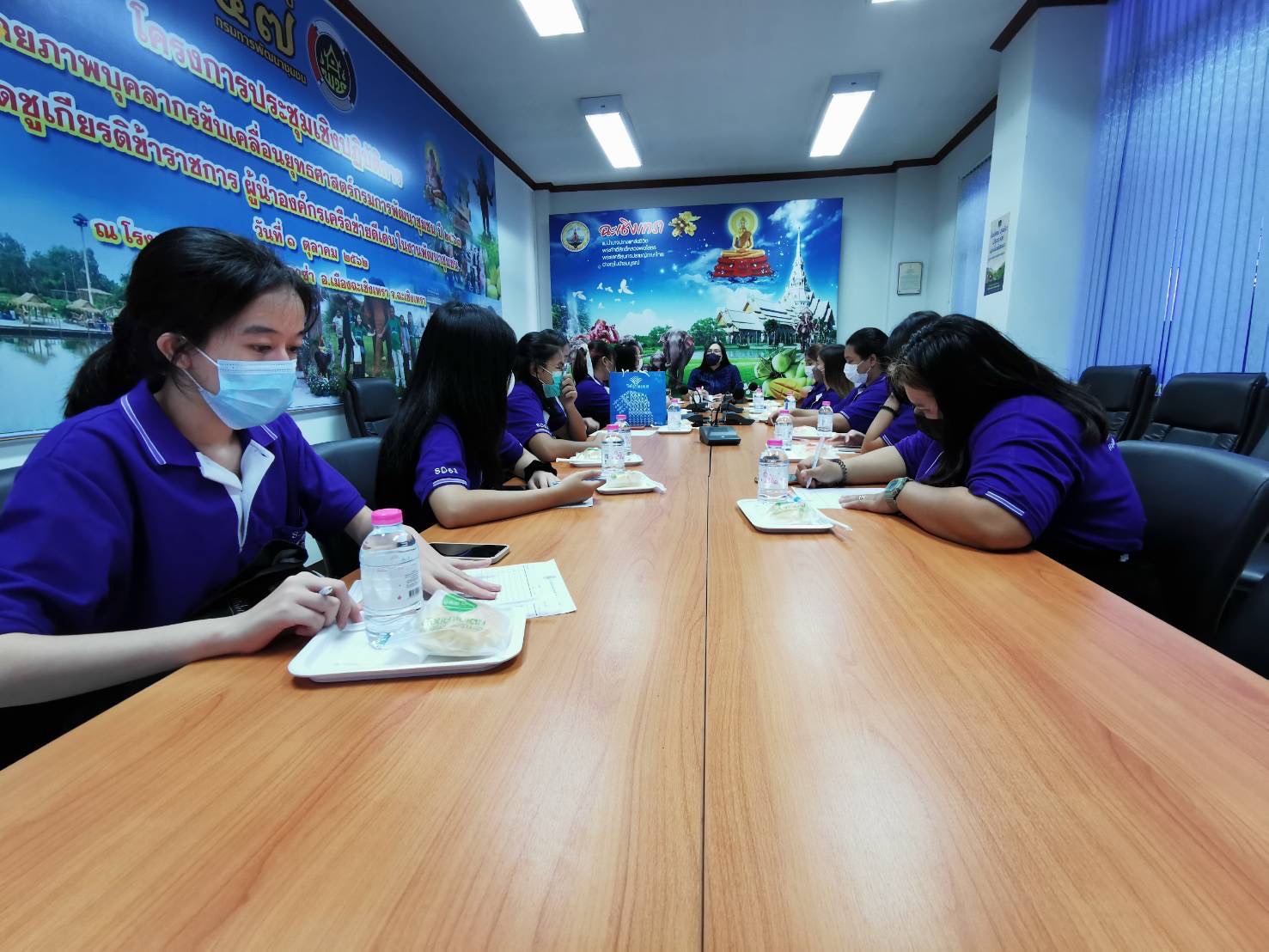 ???130 ปี กระทรวงมหาดไทย ? ฉะเชิงเทรา :แม่น้ำบางปะกงแหล่งชีวิต พระศักดิ์สิทธิ์หลวงพ่อโสธร พระยาศรีสุนทรปราชญ์ภาษาไทย เขาอ่างฤาไนป่าสมบูรณ์ ? ? ???พช.ฉะเชิงเทรา บรรยายสรุป เรื่อง “การจัดทำแผนพัฒนาชุมชนแบบมีส่วนร่วม”