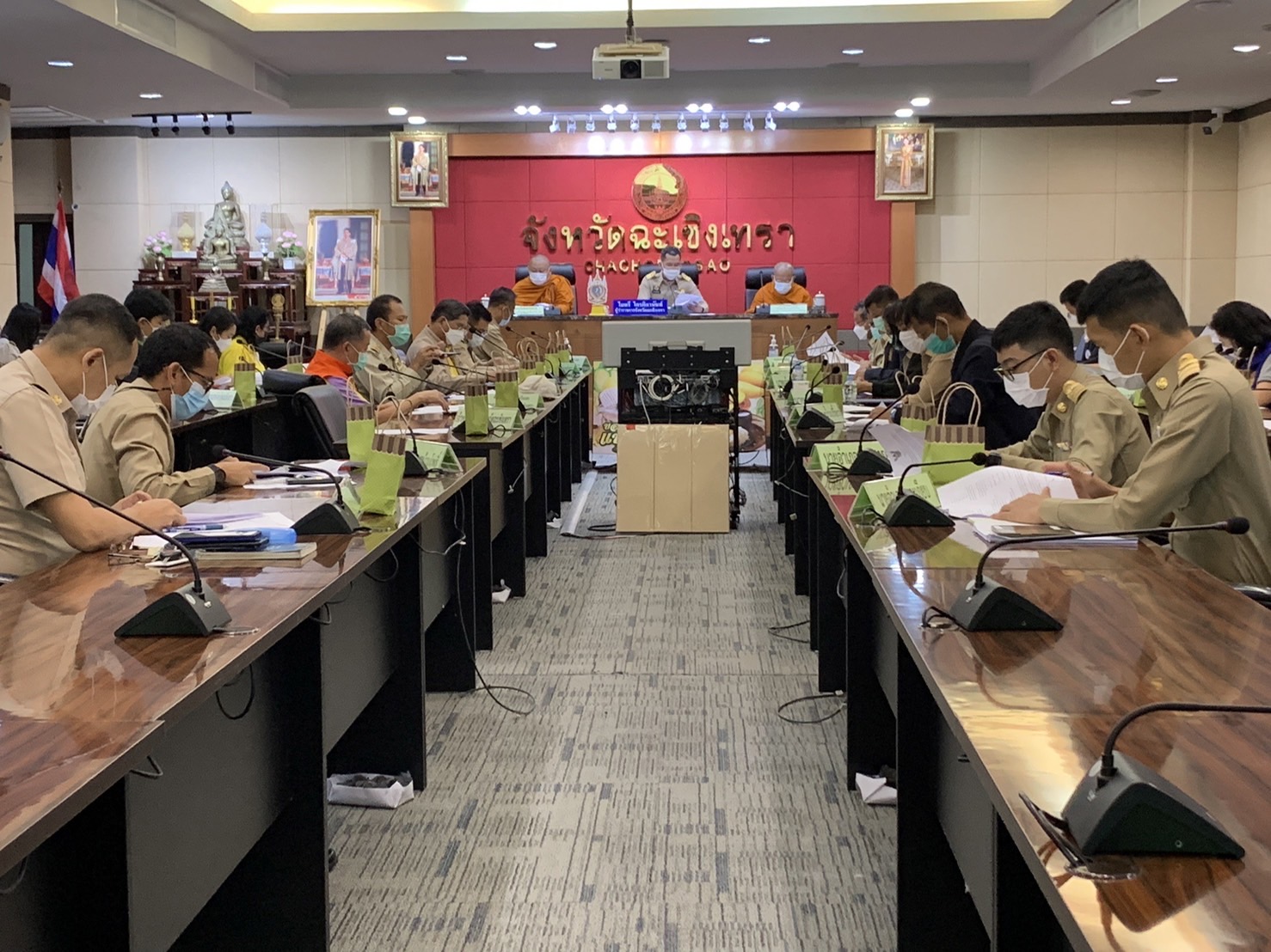 ???130 ปี กระทรวงมหาดไทย ? ฉะเชิงเทรา :แม่น้ำบางปะกงแหล่งชีวิต พระศักดิ์สิทธิ์หลวงพ่อโสธร พระยาศรีสุนทรปราชญ์ภาษาไทย เขาอ่างฤาไนป่าสมบูรณ์ ? ? ??ฉะเชิงเทรา ขับเคลื่อนบทบาทการเกื้อหนุนระหว่างวัดและชุมชนให้มีความสุขอย่างยั่งยืน