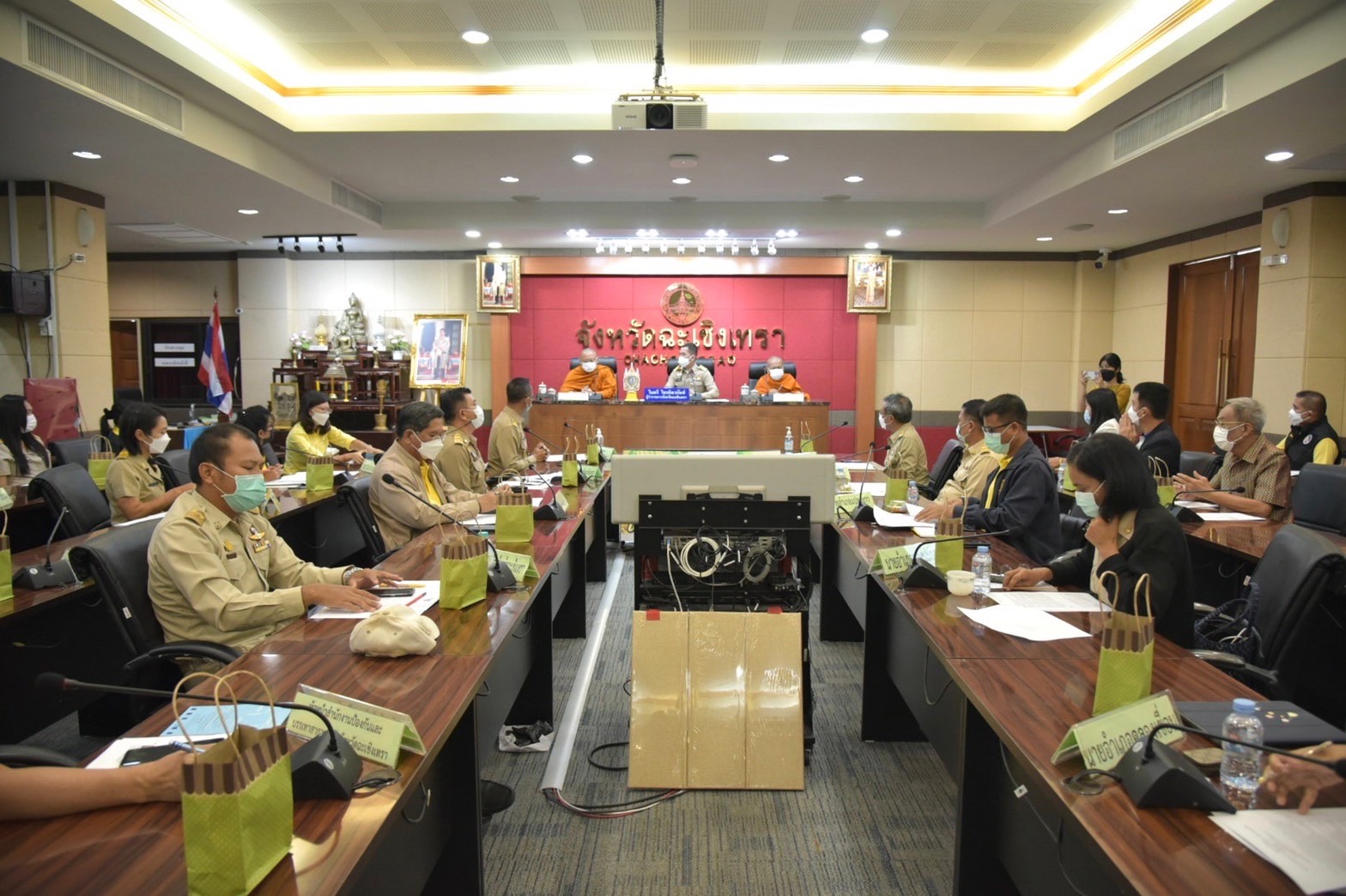 ???130 ปี กระทรวงมหาดไทย ? ฉะเชิงเทรา :แม่น้ำบางปะกงแหล่งชีวิต พระศักดิ์สิทธิ์หลวงพ่อโสธร พระยาศรีสุนทรปราชญ์ภาษาไทย เขาอ่างฤาไนป่าสมบูรณ์ ? ? ??ฉะเชิงเทรา ขับเคลื่อนบทบาทการเกื้อหนุนระหว่างวัดและชุมชนให้มีความสุขอย่างยั่งยืน