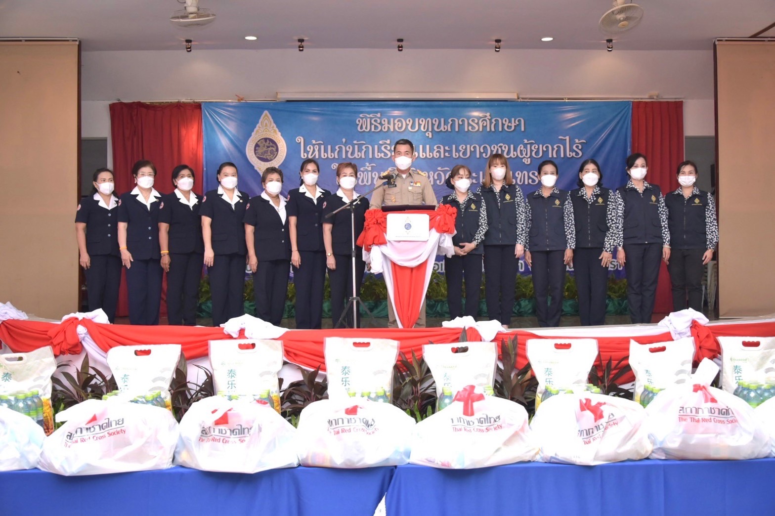 ???130 ปี กระทรวงมหาดไทย ? ฉะเชิงเทรา :แม่น้ำบางปะกงแหล่งชีวิต พระศักดิ์สิทธิ์หลวงพ่อโสธร พระยาศรีสุนทรปราชญ์ภาษาไทย เขาอ่างฤาไนป่าสมบูรณ์ ? ? ??‍??ผู้ว่าราชการจังหวัดฉะเชิงเทรา มอบทุนการศึกษาให้แก่นักเรียนและเยาวชนผู้ยากไร้ ในพื้นที่จังหวัดฉะเชิงเทรา