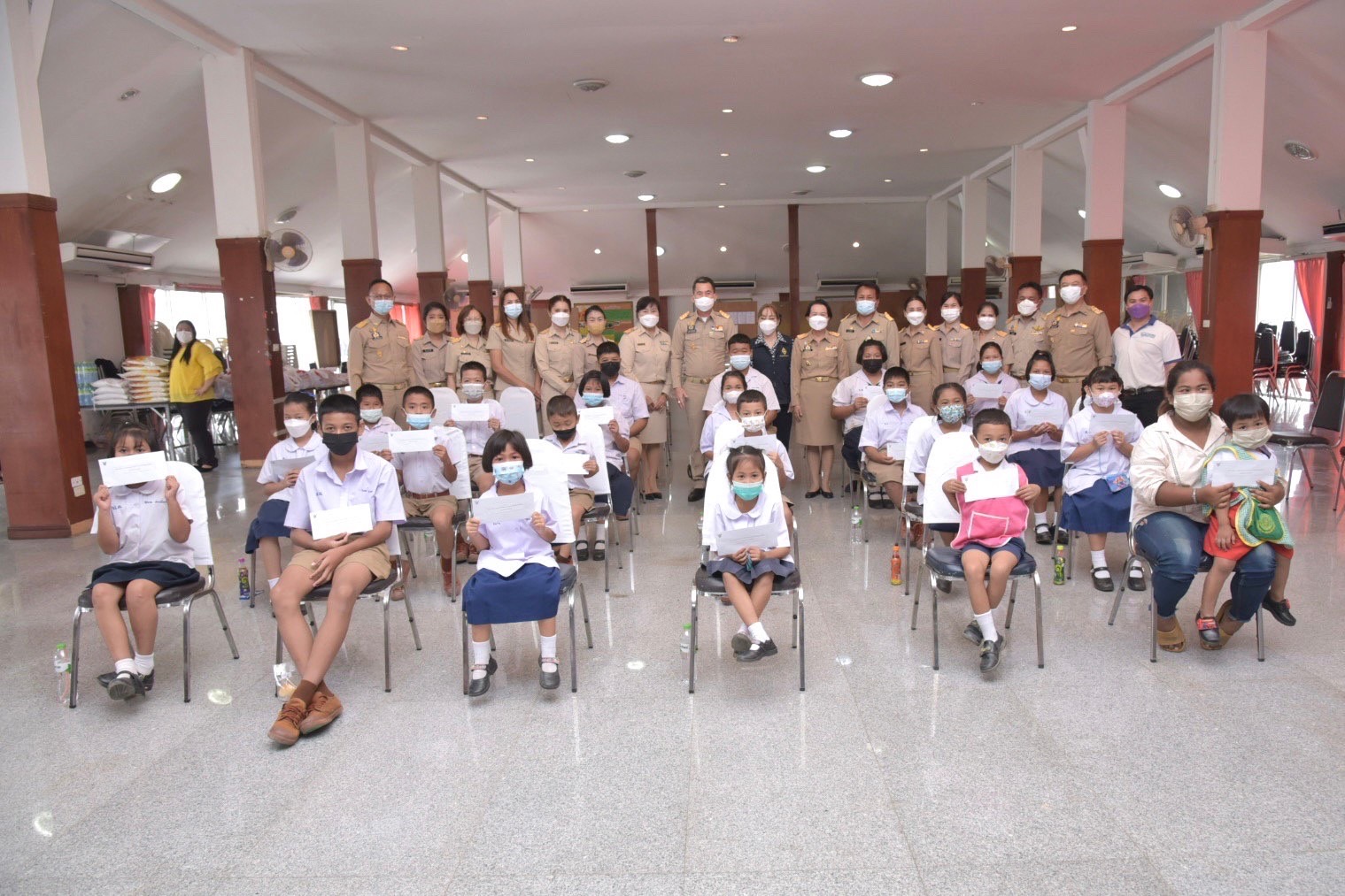 ???130 ปี กระทรวงมหาดไทย ? ฉะเชิงเทรา :แม่น้ำบางปะกงแหล่งชีวิต พระศักดิ์สิทธิ์หลวงพ่อโสธร พระยาศรีสุนทรปราชญ์ภาษาไทย เขาอ่างฤาไนป่าสมบูรณ์ ? ? ??‍??ผู้ว่าราชการจังหวัดฉะเชิงเทรา มอบทุนการศึกษาให้แก่นักเรียนและเยาวชนผู้ยากไร้ ในพื้นที่จังหวัดฉะเชิงเทรา