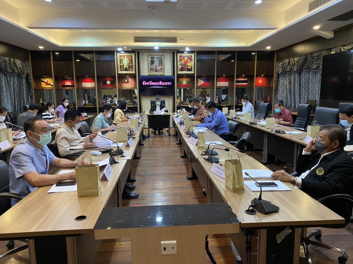 ???130 ปี กระทรวงมหาดไทย ? ฉะเชิงเทรา :แม่น้ำบางปะกงแหล่งชีวิต พระศักดิ์สิทธิ์หลวงพ่อโสธร พระยาศรีสุนทรปราชญ์ภาษาไทย เขาอ่างฤาไนป่าสมบูรณ์ ? ? ?พช.ฉะเชิงเทรา ร่วมประชุมคณะกรรมการพนักงานเทศบาลจังหวัดฉะเชิงเทรา (ก.ทจ.)