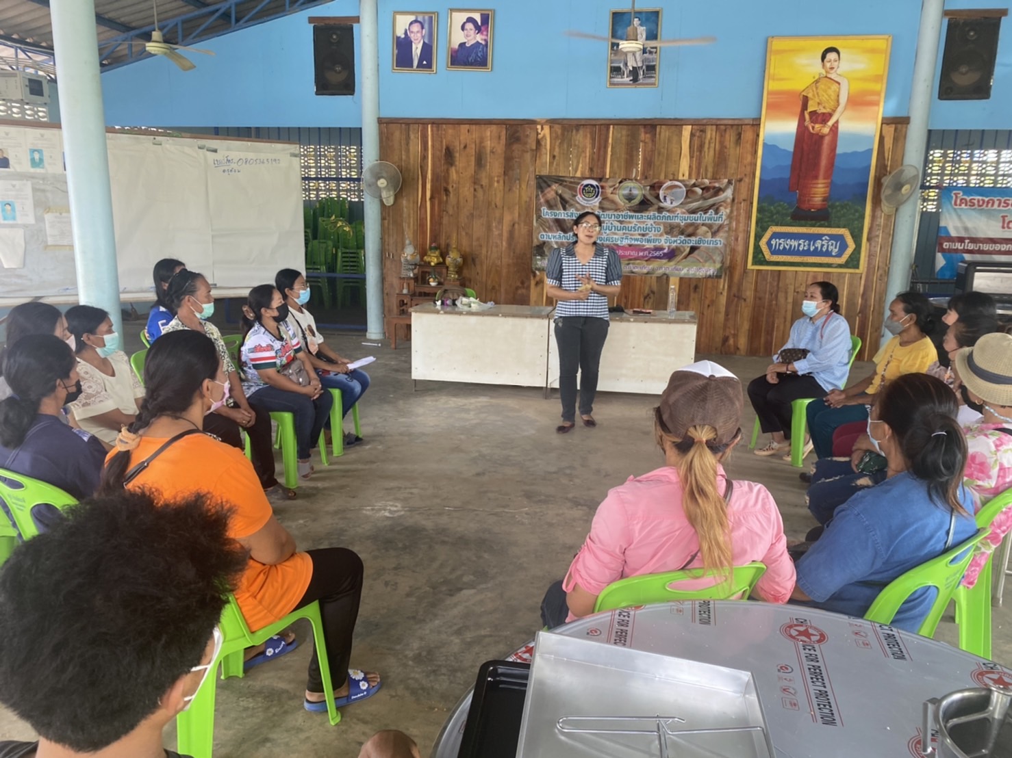 ☘️สำนักงานพัฒนาชุมชนจังหวัดฉะเชิงเทรา จัดโครงการส่งเสริมพัฒนาอาชีพและผลิตภัณฑ์ชุมชนในพื้นที่หมู่บ้านคนรักษ์ช้างตามหลักปรัชญาของเศรษฐกิจพอเพียง