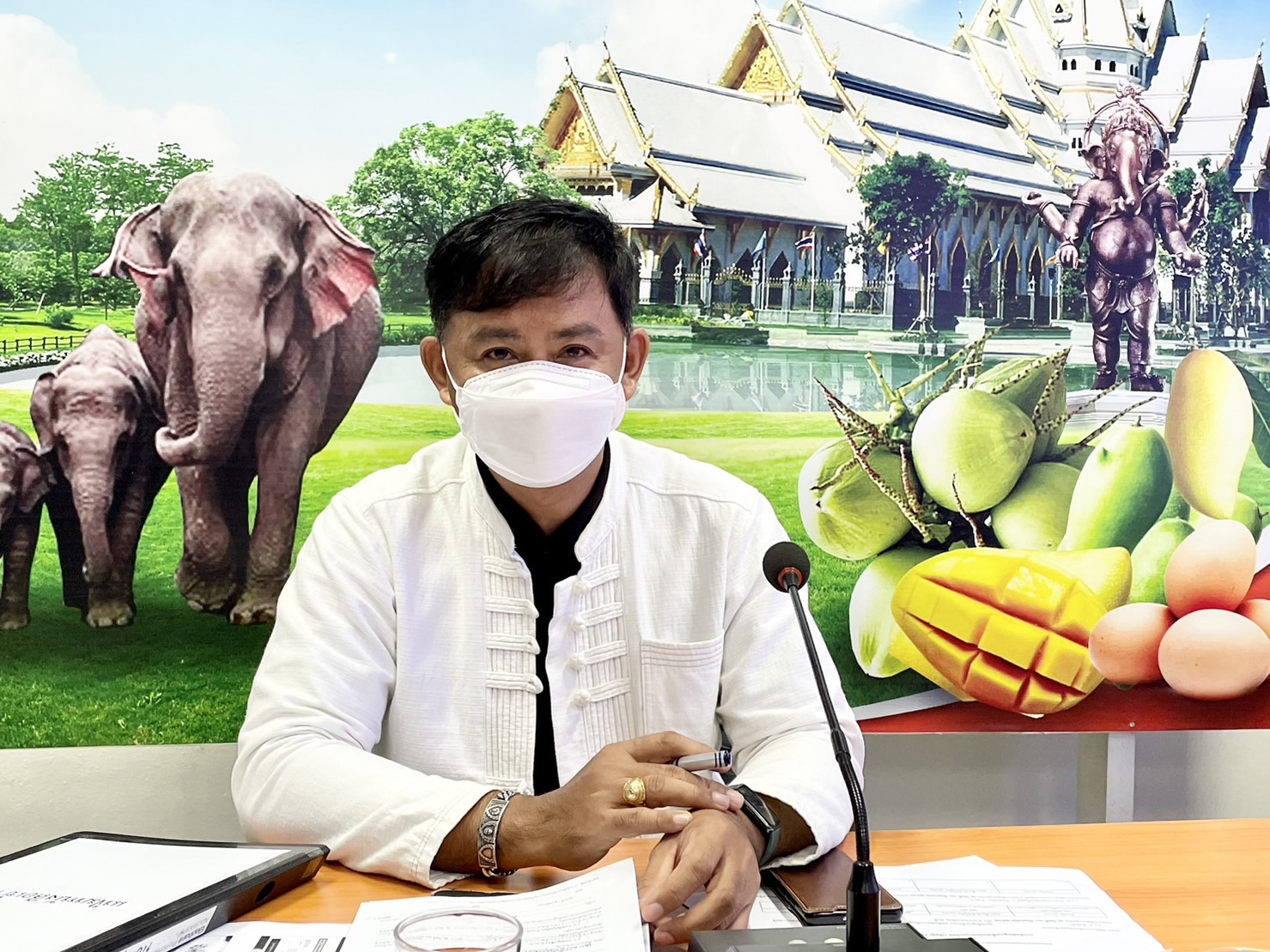 พช.ฉะเชิงเทราร่วมการประชุมชี้แจงทำความเข้าใจ (แบบ) การยืนยันยอดลูกหนี้ ที่ปรับปรุงใหม่ ผ่านระบบออนไลน์ (Zoom Cloud Meeting)