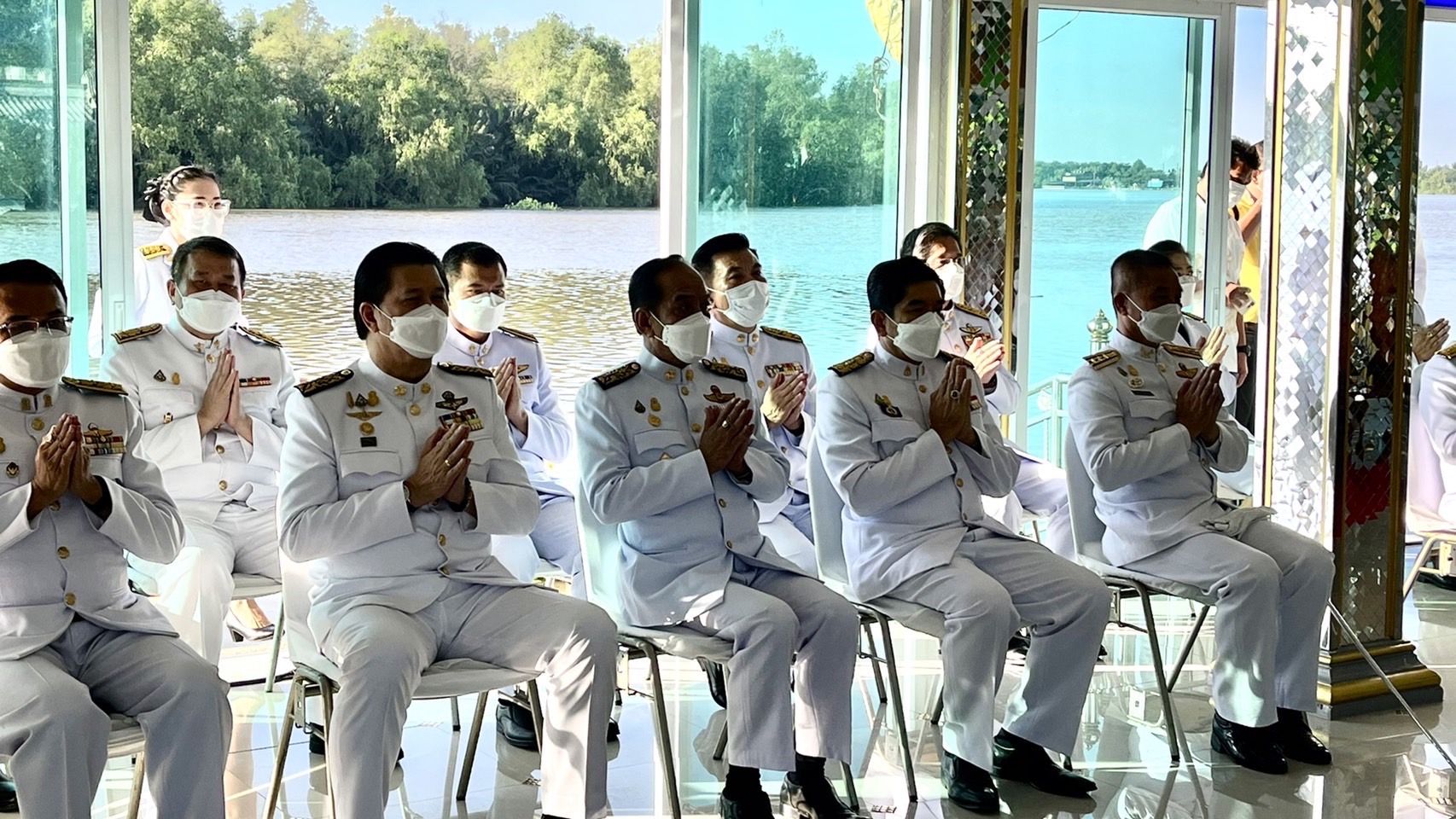 ???พช.ฉะเชิงเทรา ร่วมกิจกรรมพิธีทำบุญตักบาตรถวายพระราชกุศล เนื่องในวันคล้ายวันสวรรคตพระบาทสมเด็จพระบรมชนกาธิเบศร มหาภูมิพลอดุลยเดชมหาราช บรมนาถบพิตร