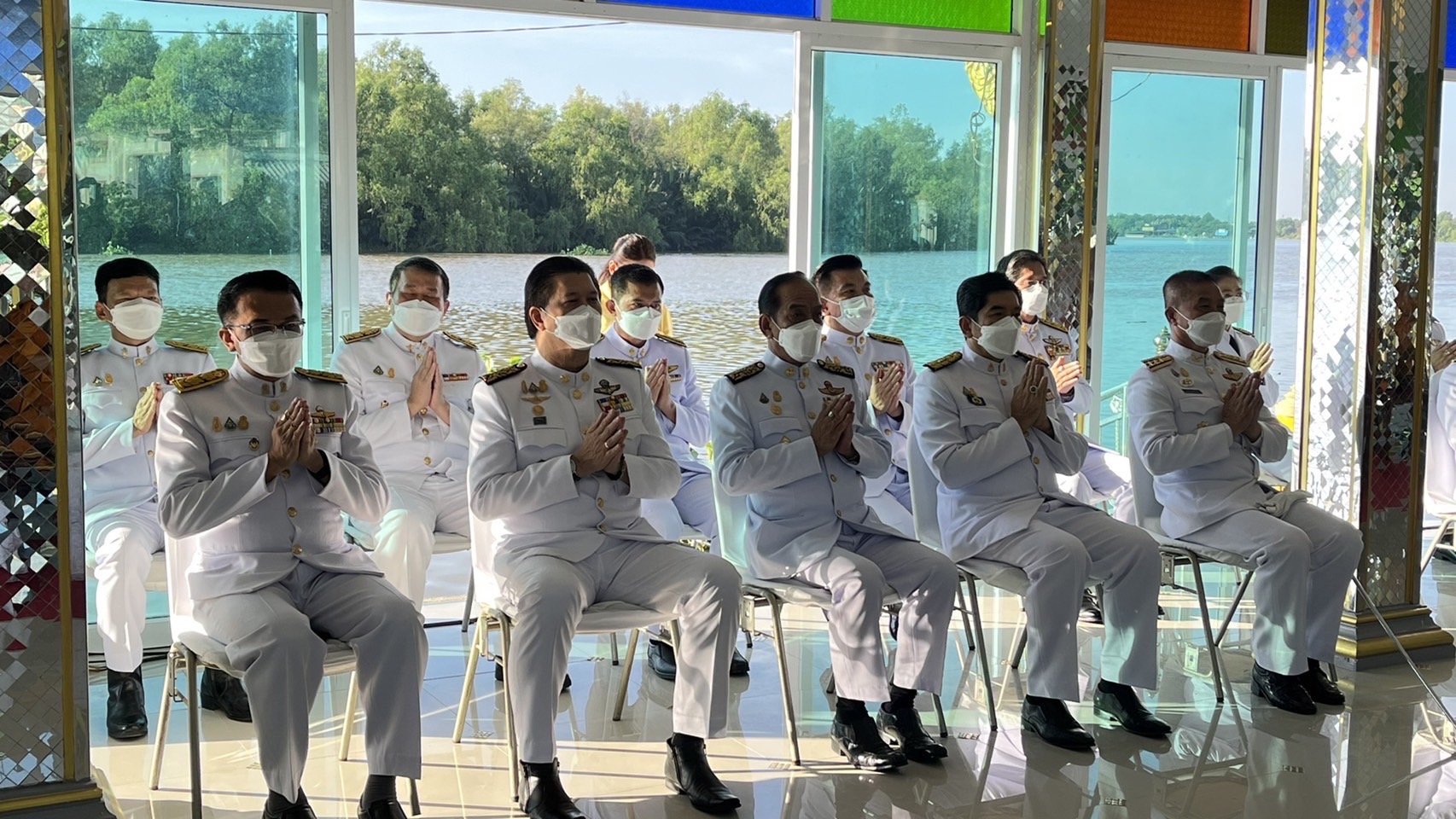 ???พช.ฉะเชิงเทรา ร่วมกิจกรรมพิธีทำบุญตักบาตรถวายพระราชกุศล เนื่องในวันคล้ายวันสวรรคตพระบาทสมเด็จพระบรมชนกาธิเบศร มหาภูมิพลอดุลยเดชมหาราช บรมนาถบพิตร