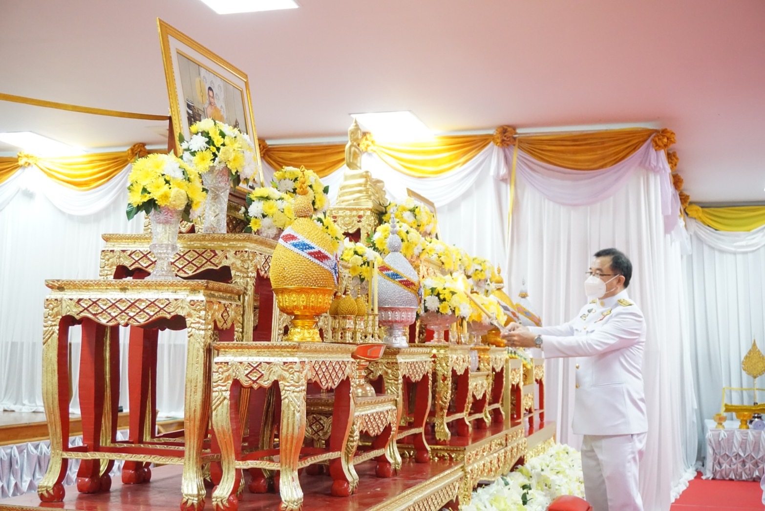 พช.ฉะเชิงเทรา ร่วมงานพิธีทอดผ้าป่าสนับสนุนโครงการทุนเล่าเรียนหลวงสำหรับพระสงฆ์ไทย ประจำปี 2565