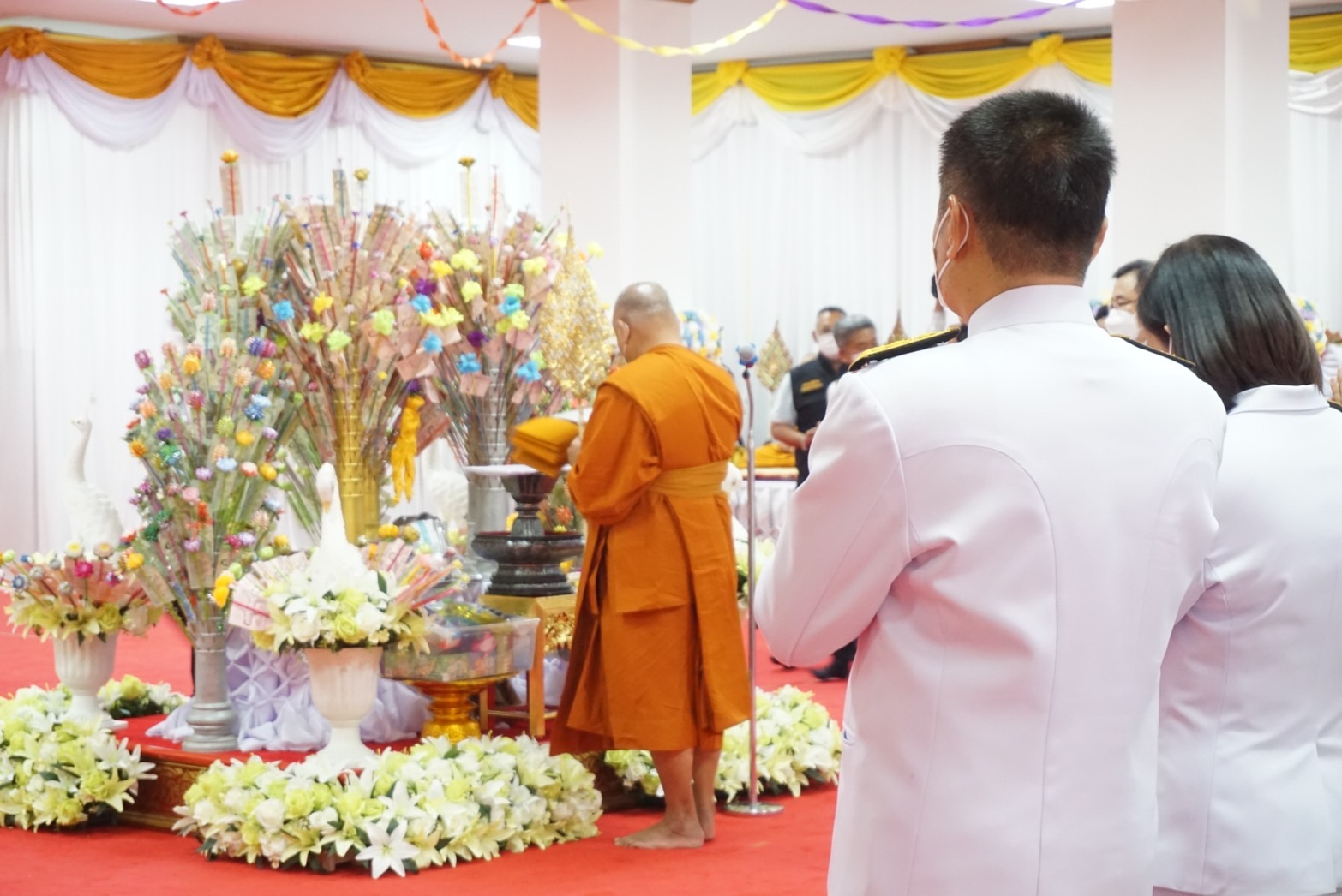 พช.ฉะเชิงเทรา ร่วมงานพิธีทอดผ้าป่าสนับสนุนโครงการทุนเล่าเรียนหลวงสำหรับพระสงฆ์ไทย ประจำปี 2565