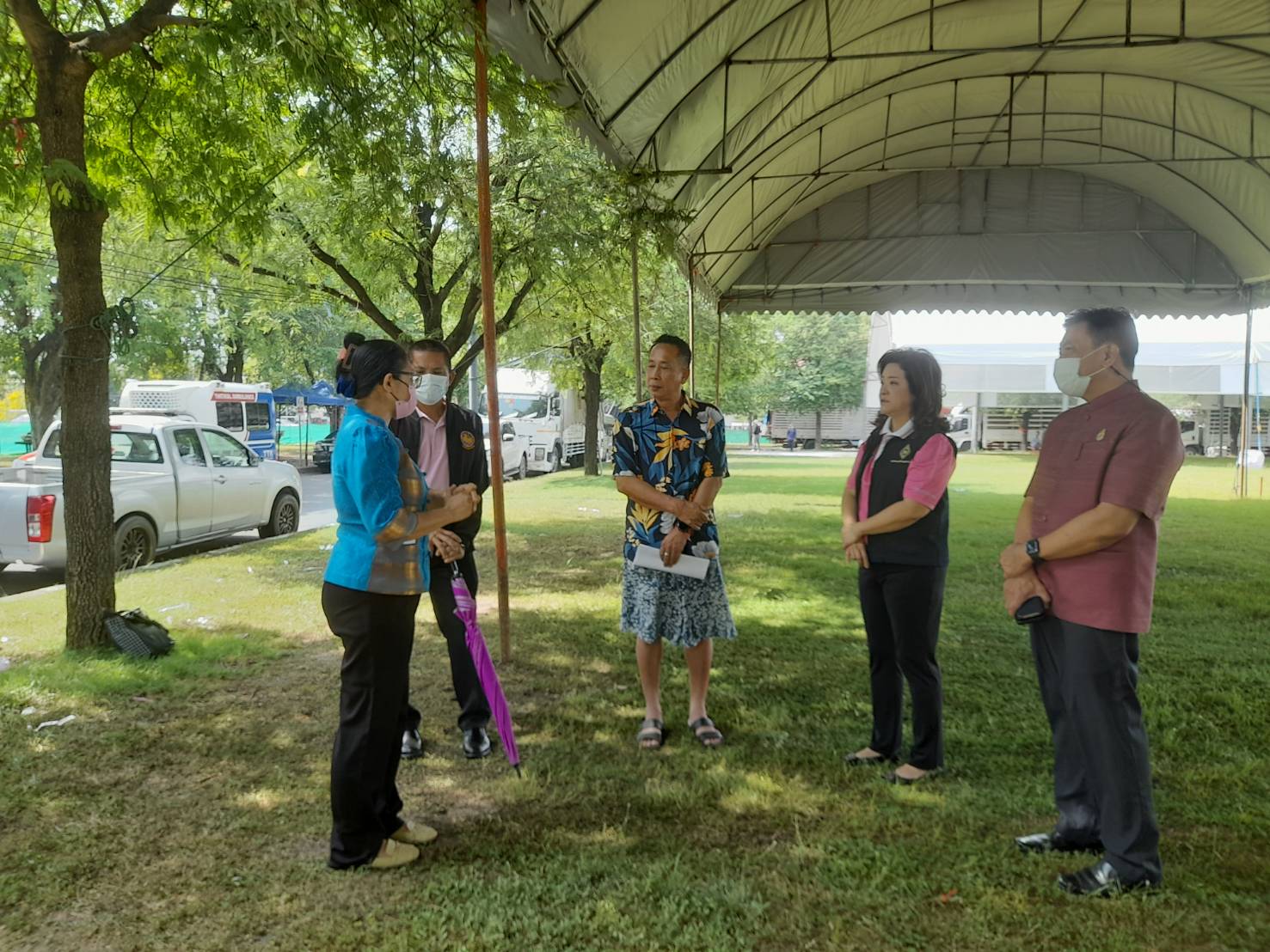 ?️??? พช.ฉะเชิงเทรา ร่วมเตรียมสถานที่จัดแสดงกิจกรรมของชมรมแม่บ้านมหาดไทยจังหวัดฉะเชิงเทรา ในงานนมัสการหลวงพ่อโสธรและงานประจำปีจังหวัดฉะเชิงเทรา