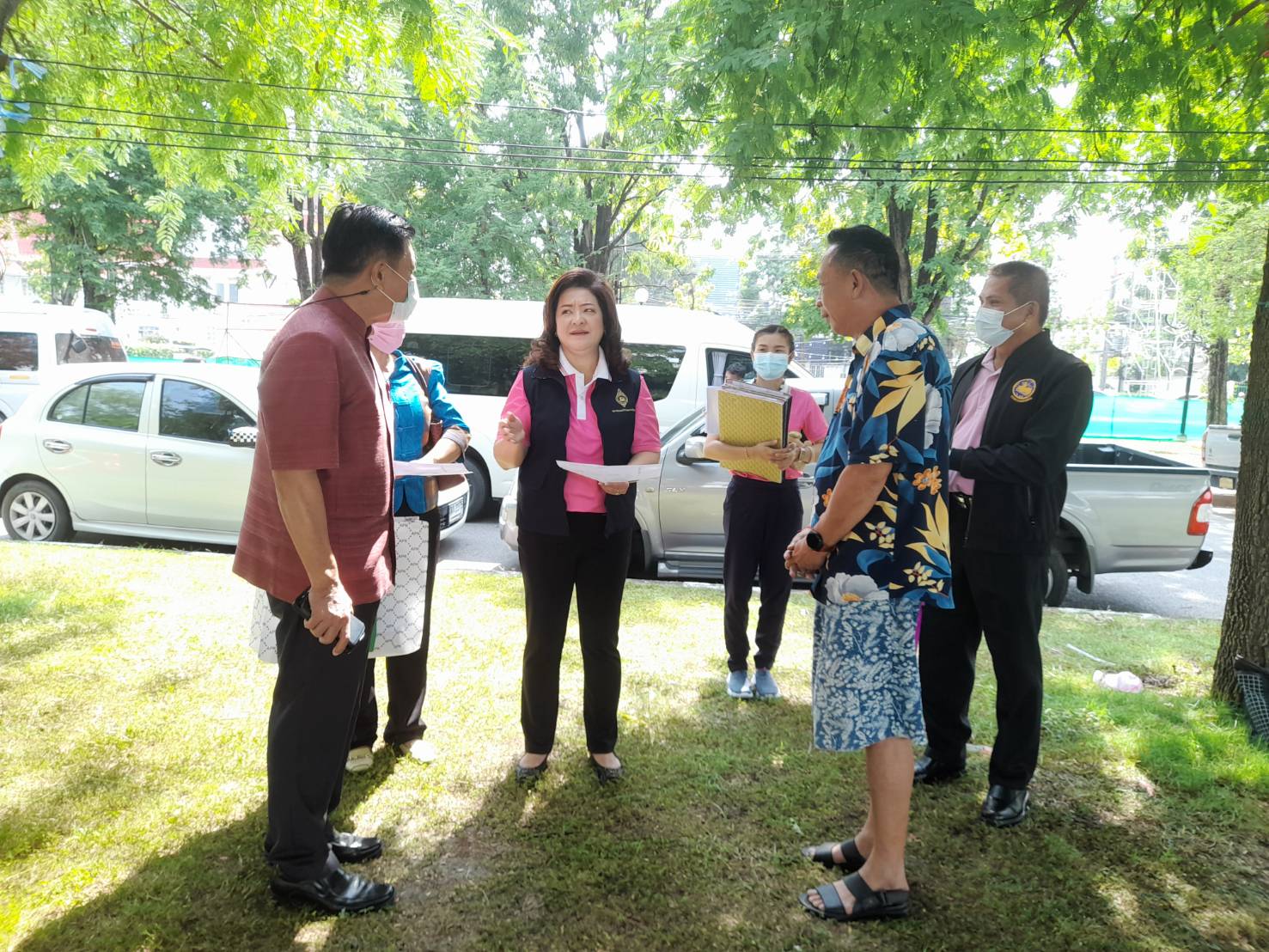 ?️??? พช.ฉะเชิงเทรา ร่วมเตรียมสถานที่จัดแสดงกิจกรรมของชมรมแม่บ้านมหาดไทยจังหวัดฉะเชิงเทรา ในงานนมัสการหลวงพ่อโสธรและงานประจำปีจังหวัดฉะเชิงเทรา