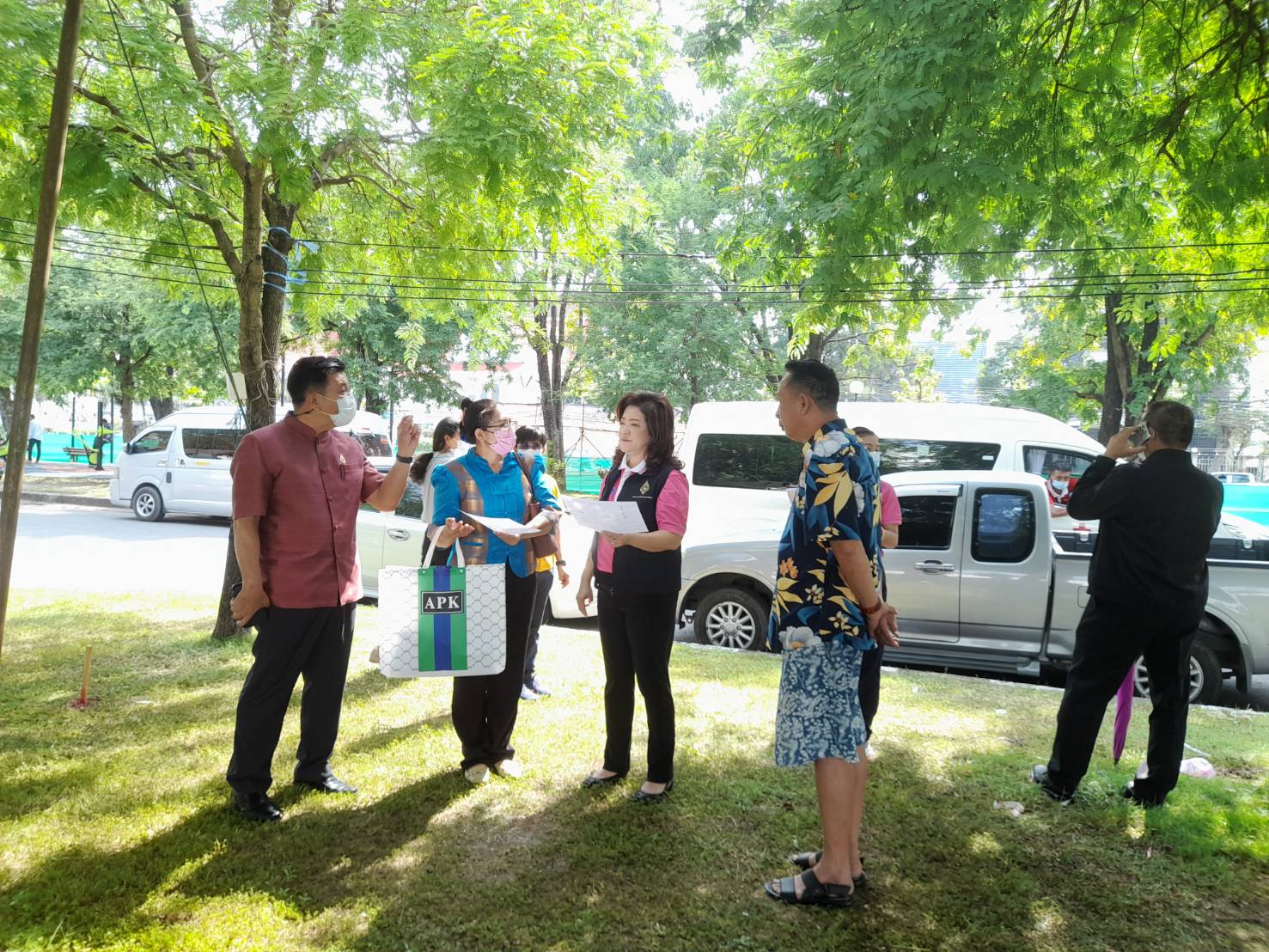 ?️??? พช.ฉะเชิงเทรา ร่วมเตรียมสถานที่จัดแสดงกิจกรรมของชมรมแม่บ้านมหาดไทยจังหวัดฉะเชิงเทรา ในงานนมัสการหลวงพ่อโสธรและงานประจำปีจังหวัดฉะเชิงเทรา