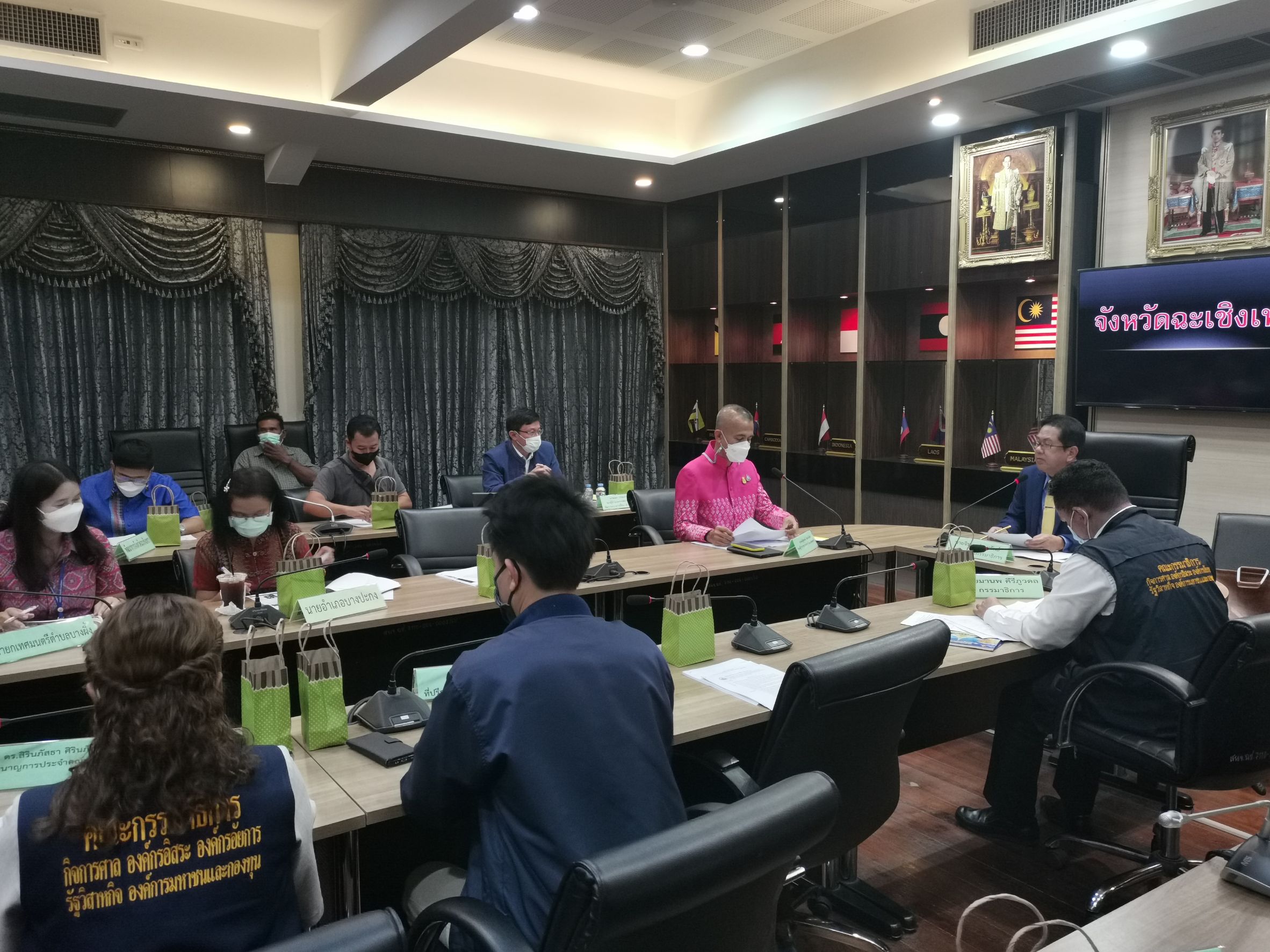 ?️??‍?พช.ฉะเชิงเทราร่วมประชุมติดตามผลการดำเนินงานของสถาบันบริหารจัดการธนาคารที่ดิน (องค์การมหาชน) ในการช่วยเหลือเกษตรและผู้ยากจนที่ไม่มีที่ดินทำกิน