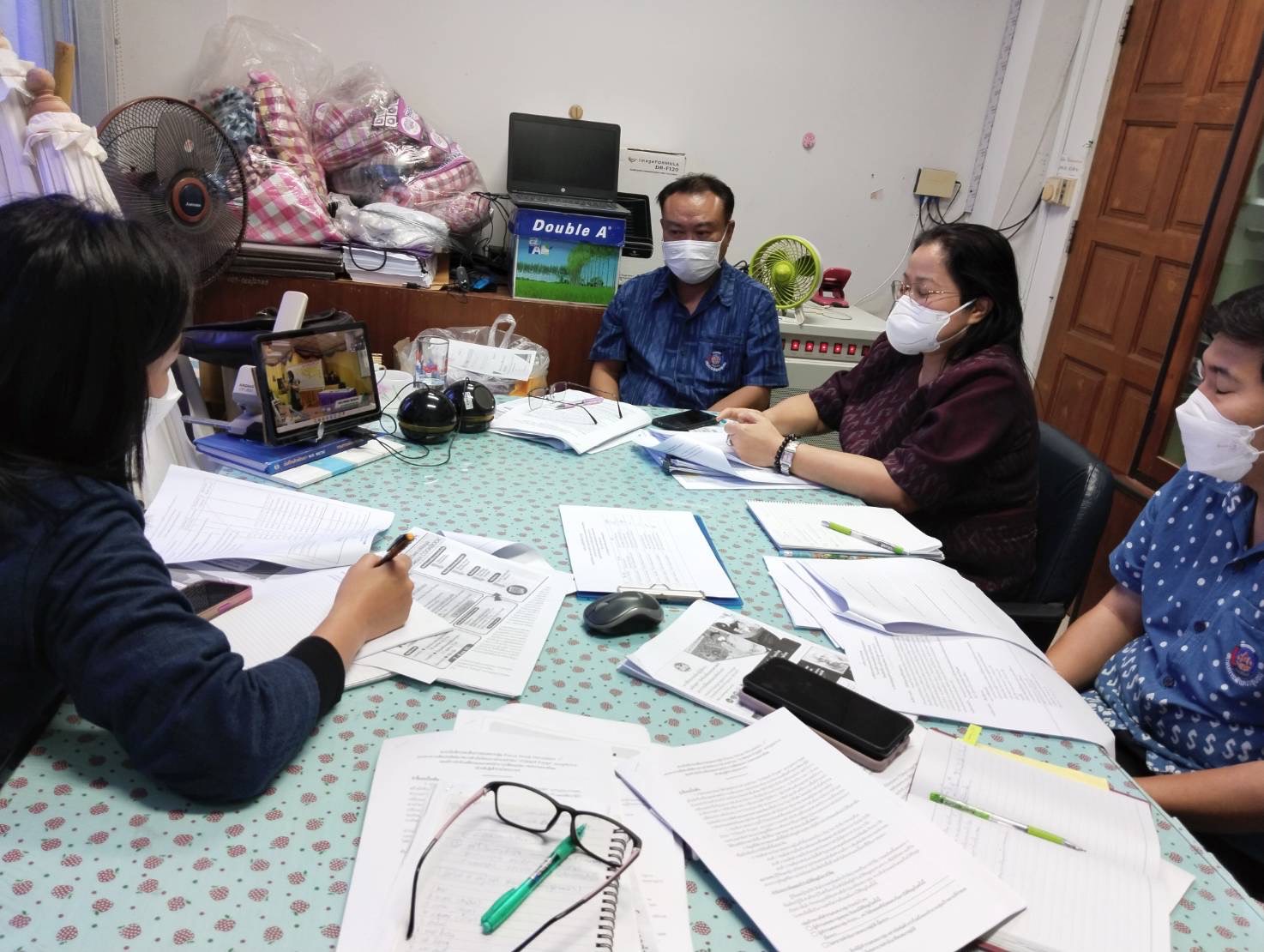 ?️??‍?ทีมนักจัดการความรู้ พช.ฉะเชิงเทรา ร่วมประชุมโครงการจัดการความรู้งานพัฒนาชุมชน ปีงบประมาณ พ.ศ.2565 กิจกรรมเพิ่มทักษะด้านการถอดบทเรียน