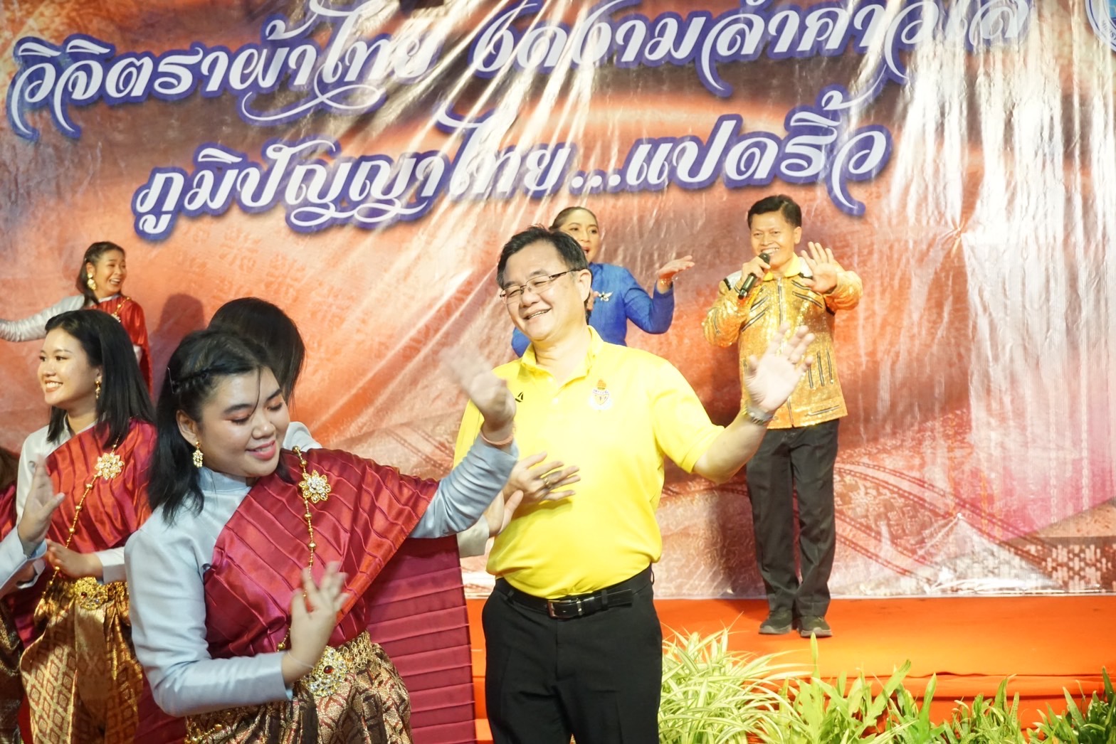 ?️??‍?พช.ฉะเชิงเทราจัดกิจกรรมของชมรมแม่บ้านมหาดไทย ในงานนมัสการหลวงพ่อโสธร และงานประจำปีจังหวัดฉะเชิงเทรา ปี 2565