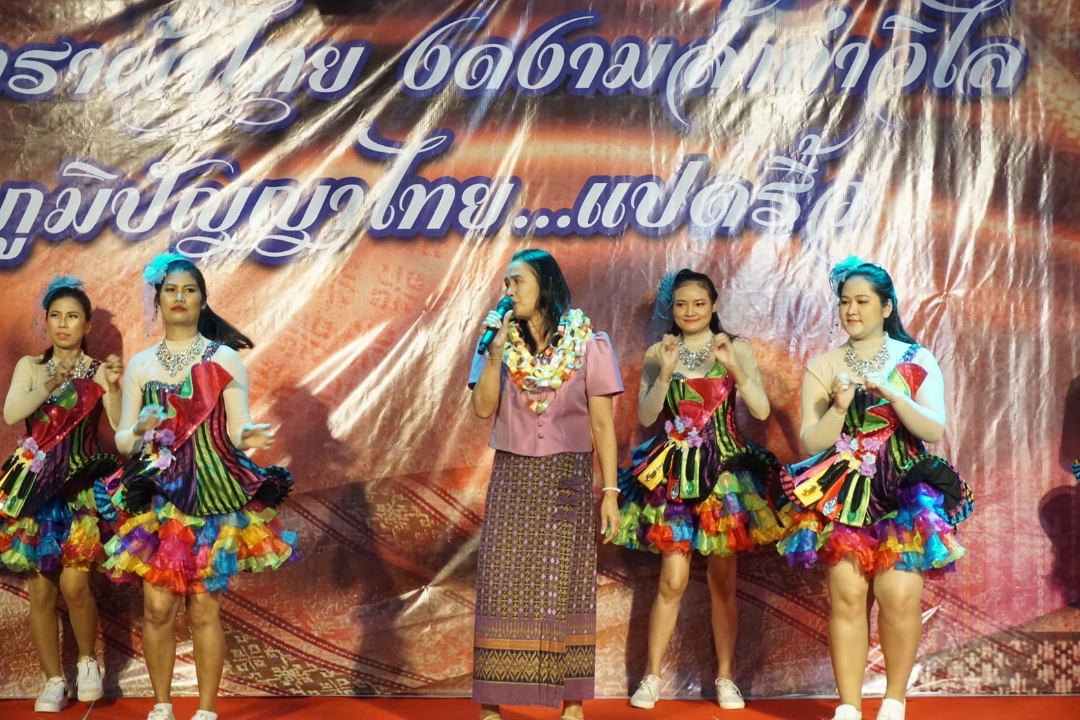 ?️??‍?พช.ฉะเชิงเทราจัดกิจกรรมของชมรมแม่บ้านมหาดไทย ในงานนมัสการหลวงพ่อโสธร และงานประจำปีจังหวัดฉะเชิงเทรา ปี 2565