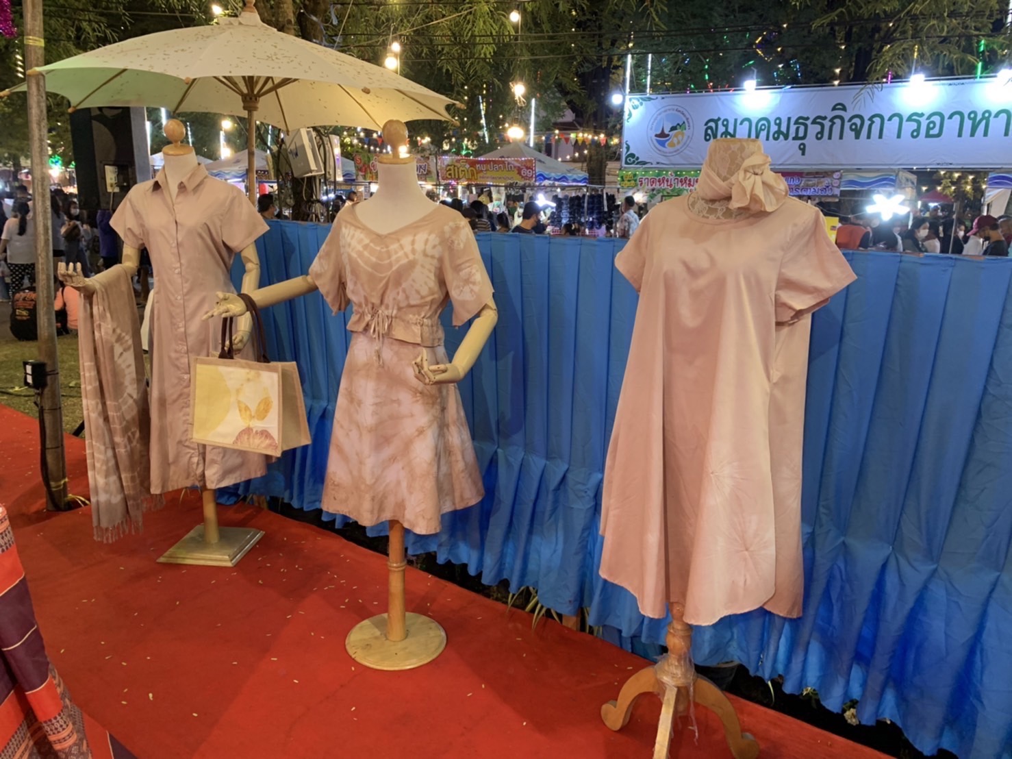 ?️??‍?พช.ฉะเชิงเทราจัดกิจกรรมของชมรมแม่บ้านมหาดไทย ในงานนมัสการหลวงพ่อโสธร และงานประจำปีจังหวัดฉะเชิงเทรา ปี 2565