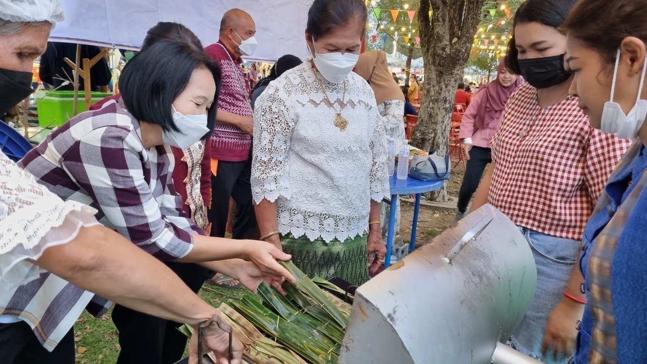 ?️??‍?พช.ฉะเชิงเทราจัดประกวดปิ้งขนมจากลีลา ? ในงานนมัสการหลวงพ่อโสธร และงานประจำปีจังหวัดฉะเชิงเทรา ปี 2565
