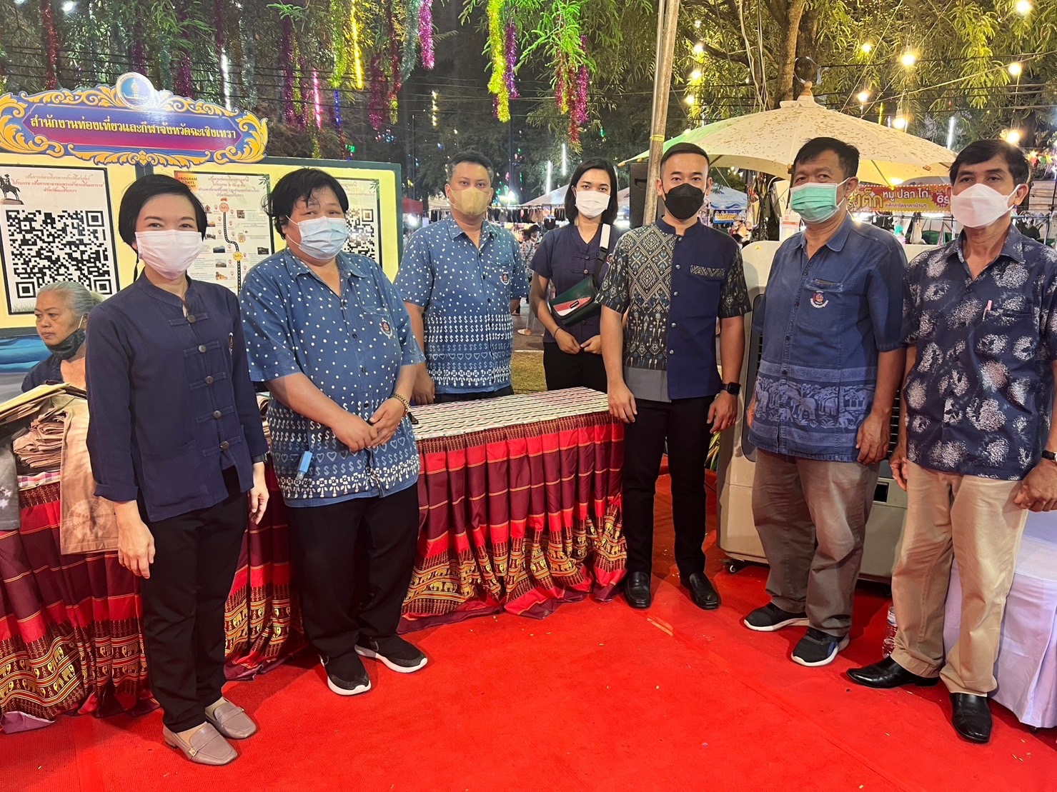 ?️??‍?พช.ฉะเชิงเทราดูแลการจัดกิจกรรมและจัดจำหน่ายสินค้าหนึ่งตำบล หนึ่งผลิตภัณฑ์ (OTOP) ภายในบูธชมรมแม่บ้านมหาดไทยในงานนมัสการหลวงพ่อโสธร และงานประจำปีจังหวัดฉะเชิงเทรา ปี 2565 ในคืนวันลอยกระทง