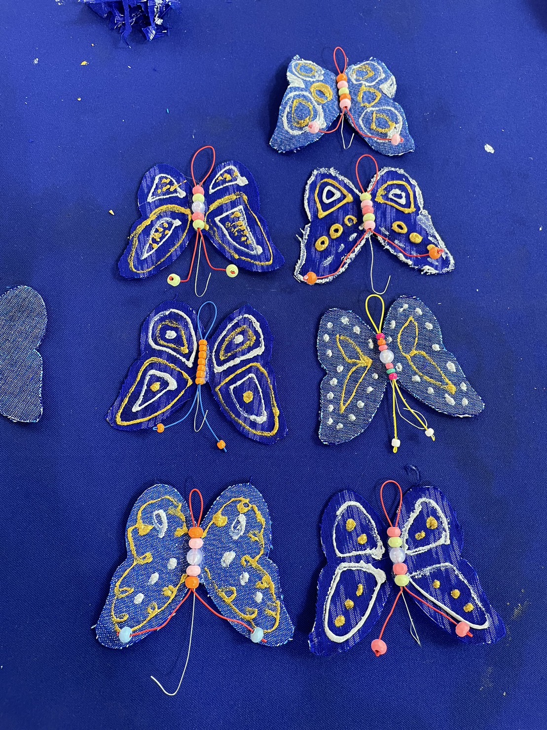 ?️?พช.ฉะเชิงเทราจัดกิจกรรมการประดิษฐ์ผีเสื้อจากผ้าไทย (ผีเสื้อแห่งความจงรักภักดี)?