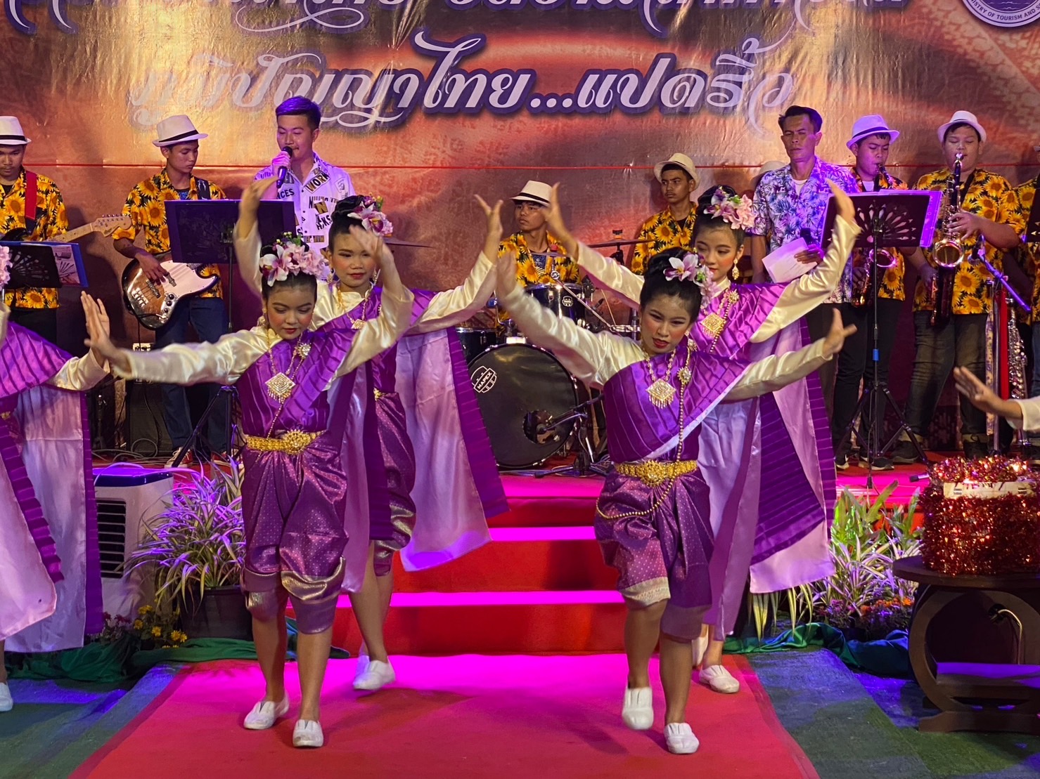 ?️??‍?พช.ฉะเชิงเทราร่วมดูแลการจัดกิจกรรมภายในบูธชมรมแม่บ้านมหาดไทยในงานนมัสการหลวงพ่อโสธร และงานประจำปีจังหวัดฉะเชิงเทรา ปี 2565