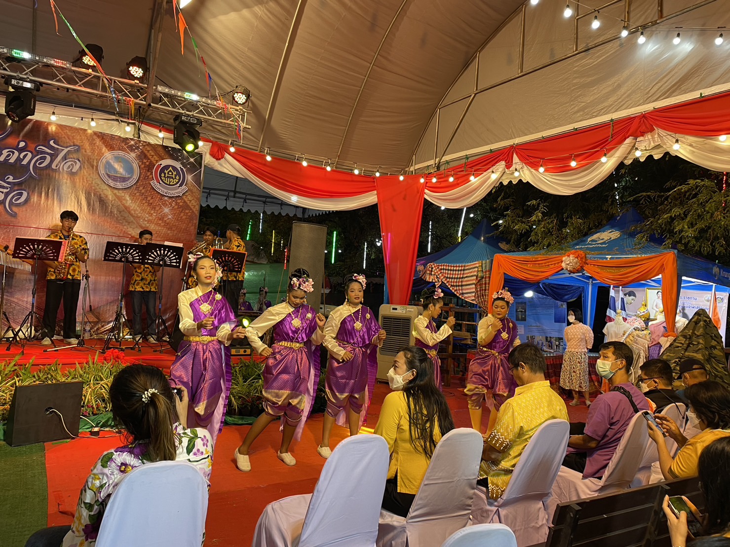 ?️??‍?พช.ฉะเชิงเทราร่วมดูแลการจัดกิจกรรมภายในบูธชมรมแม่บ้านมหาดไทยในงานนมัสการหลวงพ่อโสธร และงานประจำปีจังหวัดฉะเชิงเทรา ปี 2565