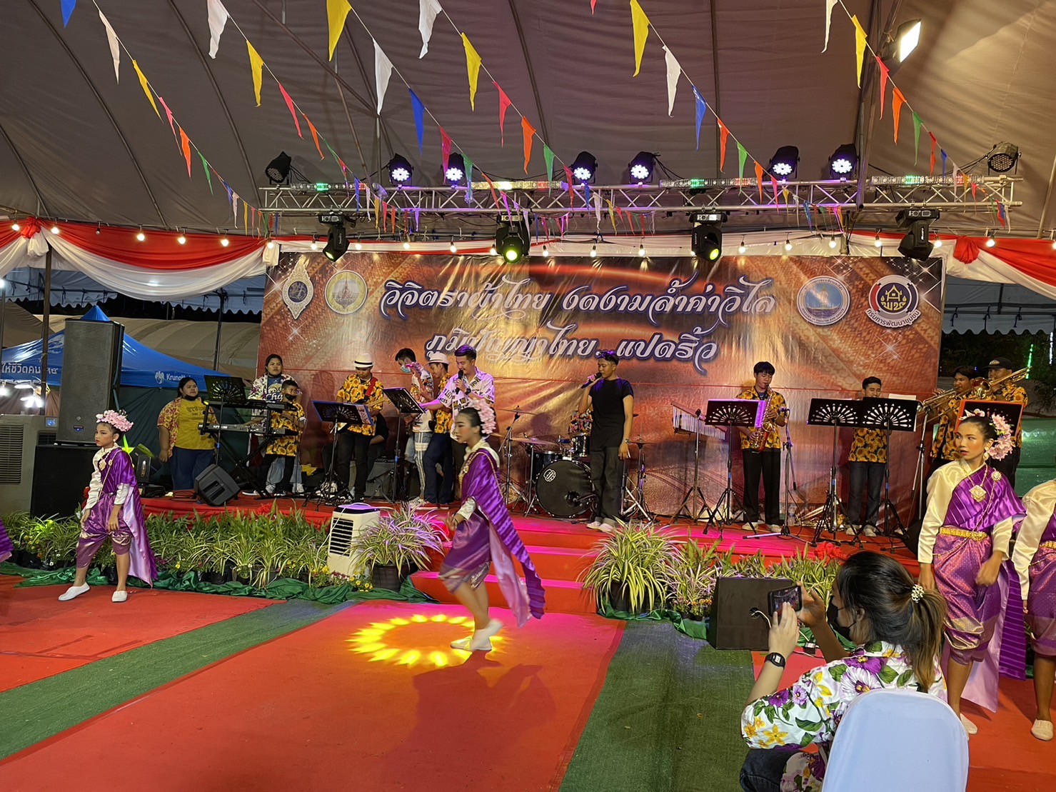 ?️??‍?พช.ฉะเชิงเทราร่วมดูแลการจัดกิจกรรมภายในบูธชมรมแม่บ้านมหาดไทยในงานนมัสการหลวงพ่อโสธร และงานประจำปีจังหวัดฉะเชิงเทรา ปี 2565