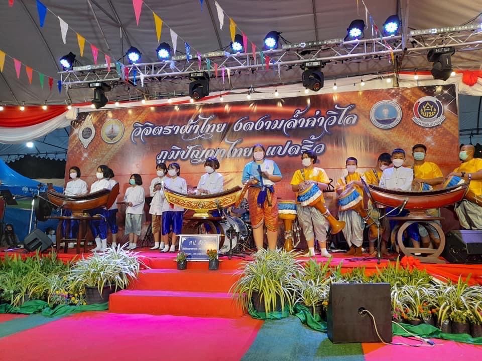 พช.ฉะเชิงเทราร่วมดูแลการจัดกิจกรรมภายในบูธชมรมแม่บ้านมหาดไทยในงานนมัสการหลวงพ่อโสธร และงานประจำปีจังหวัดฉะเชิงเทรา ปี 2565