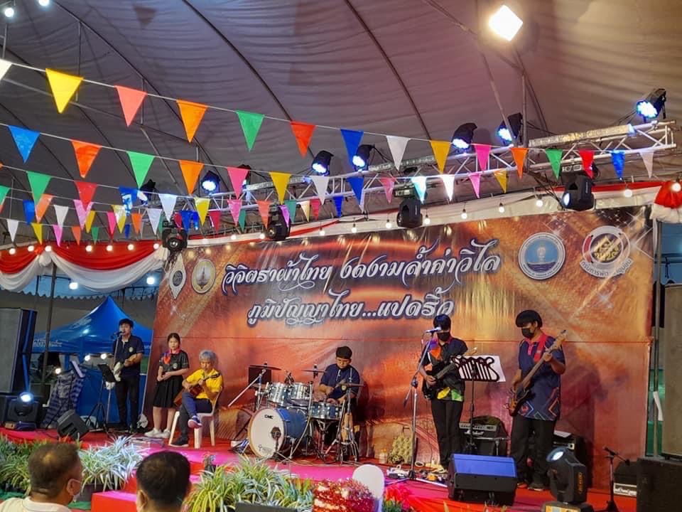 พช.ฉะเชิงเทราร่วมดูแลการจัดกิจกรรมภายในบูธชมรมแม่บ้านมหาดไทยในงานนมัสการหลวงพ่อโสธร และงานประจำปีจังหวัดฉะเชิงเทรา ปี 2565