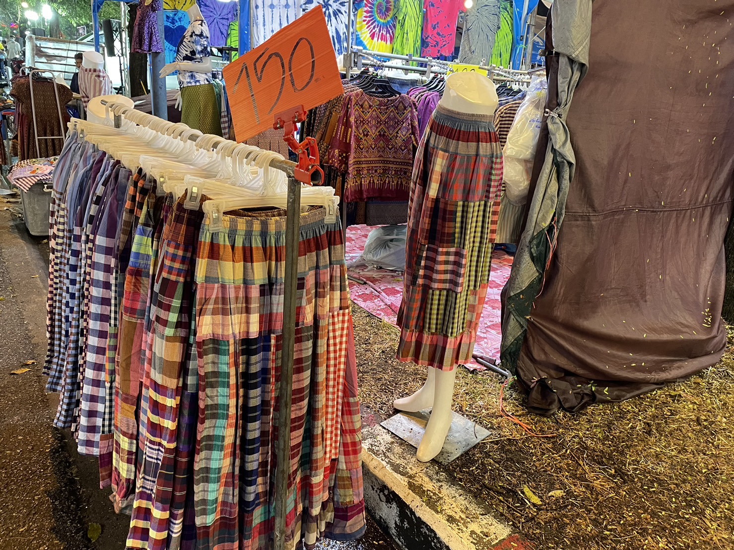 พช.ฉะเชิงเทราร่วมดูแลการจัดกิจกรรมภายในบูธชมรมแม่บ้านมหาดไทยในงานนมัสการหลวงพ่อโสธร และงานประจำปีจังหวัดฉะเชิงเทรา ปี 2565