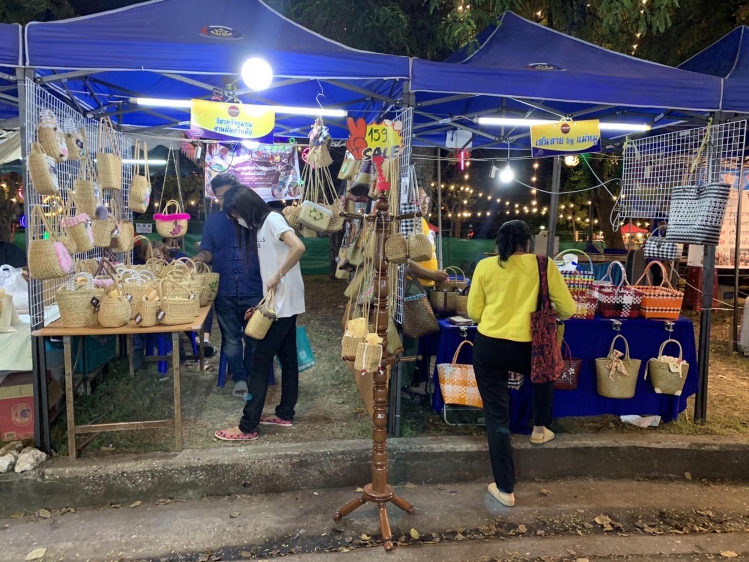 ?️??‍?พช.ฉะเชิงเทราจัดนิทรรศการและการจำหน่ายสินค้า OTOP ในงานนมัสการหลวงพ่อโสธร และงานประจำปีจังหวัดฉะเชิงเทรา ปี 2565