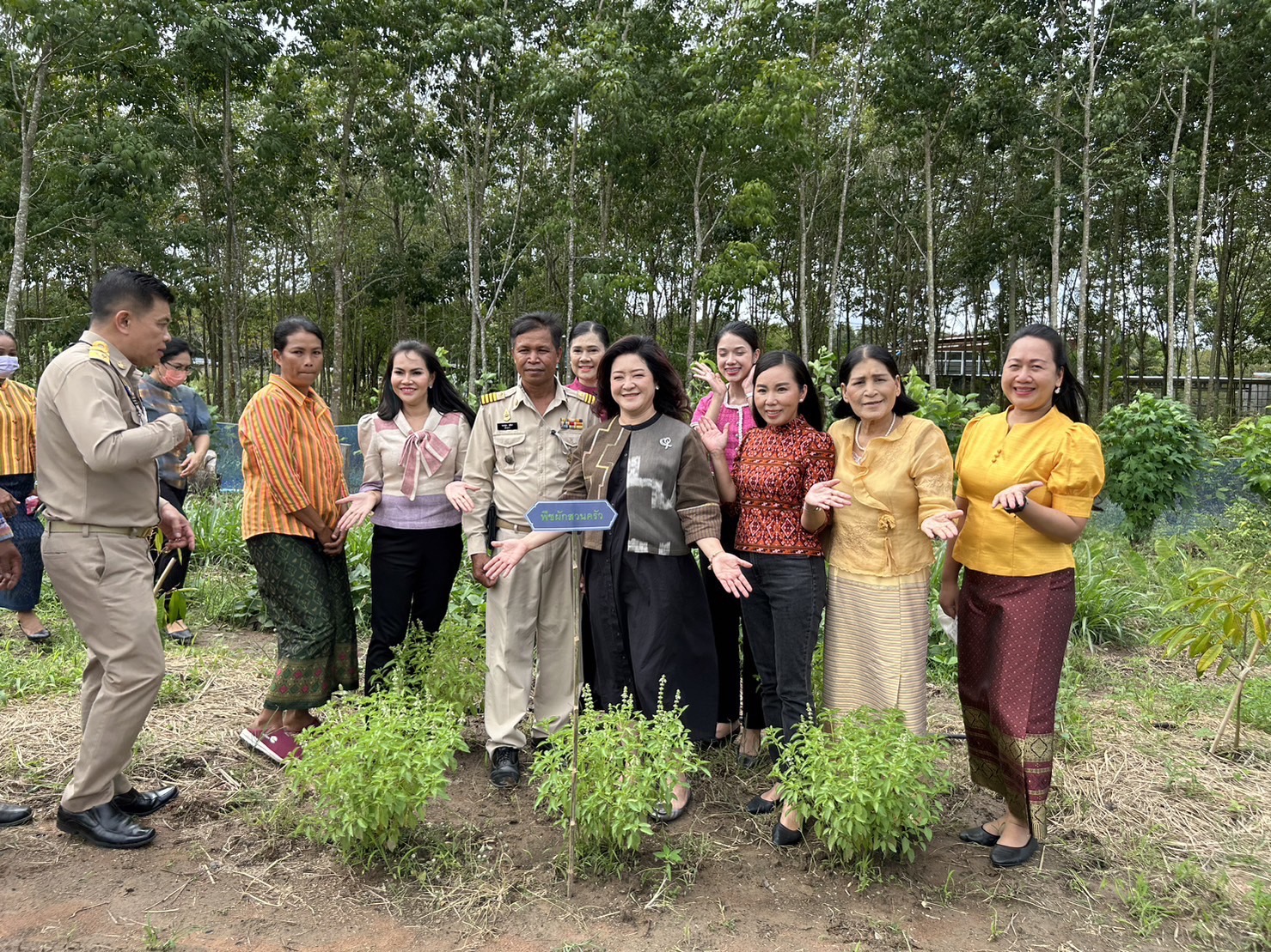 ?️??‍?พช.ฉะเชิงเทรา สนับสนุน ติดตามการดำเนินงานศูนย์ผู้นำจิตอาสาพัฒนาชุมชน