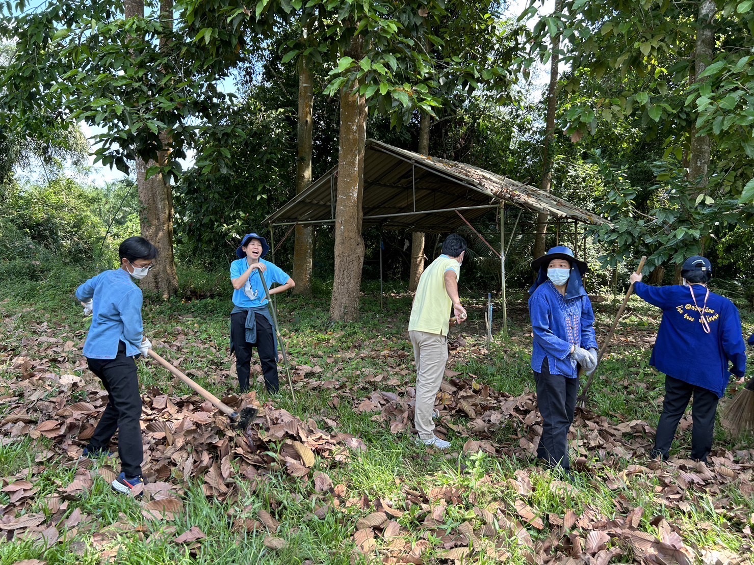 ?️??‍?ผู้ตรวจราชการกรมการพัฒนาชุมชน ร่วมกับพช.ฉะเชิงเทราประชุมเตรียมความพร้อมการจัดกิจกรรม วันดินโลก (World Soil Day) บำรุงป่า รักษาผืนดิน  เทิดพระเกียรติ องค์ภูมิพลฯ