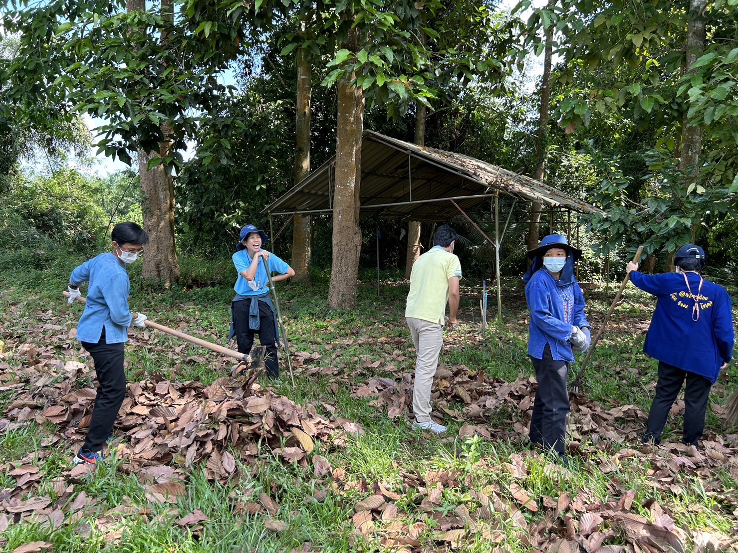 ?️??‍?ผู้ตรวจราชการกรมการพัฒนาชุมชน ร่วมกับพช.ฉะเชิงเทราประชุมเตรียมความพร้อมการจัดกิจกรรม วันดินโลก (World Soil Day) บำรุงป่า รักษาผืนดิน  เทิดพระเกียรติ องค์ภูมิพลฯ