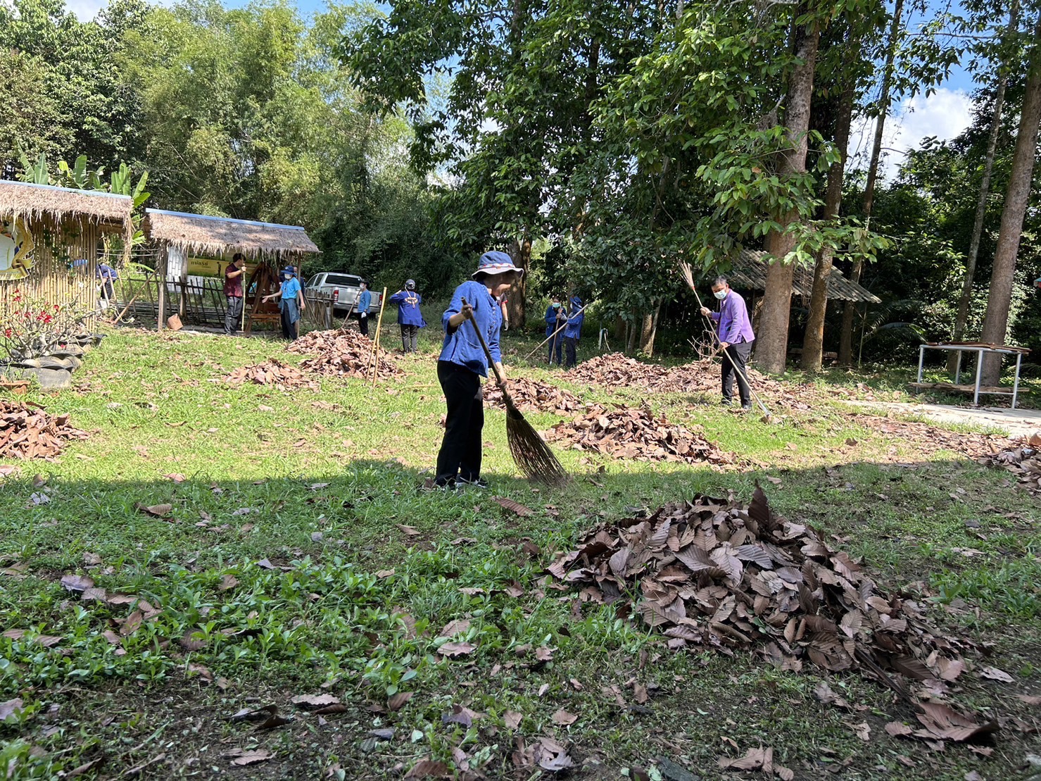 ?️??‍?ผู้ตรวจราชการกรมการพัฒนาชุมชน ร่วมกับพช.ฉะเชิงเทราประชุมเตรียมความพร้อมการจัดกิจกรรม วันดินโลก (World Soil Day) บำรุงป่า รักษาผืนดิน  เทิดพระเกียรติ องค์ภูมิพลฯ