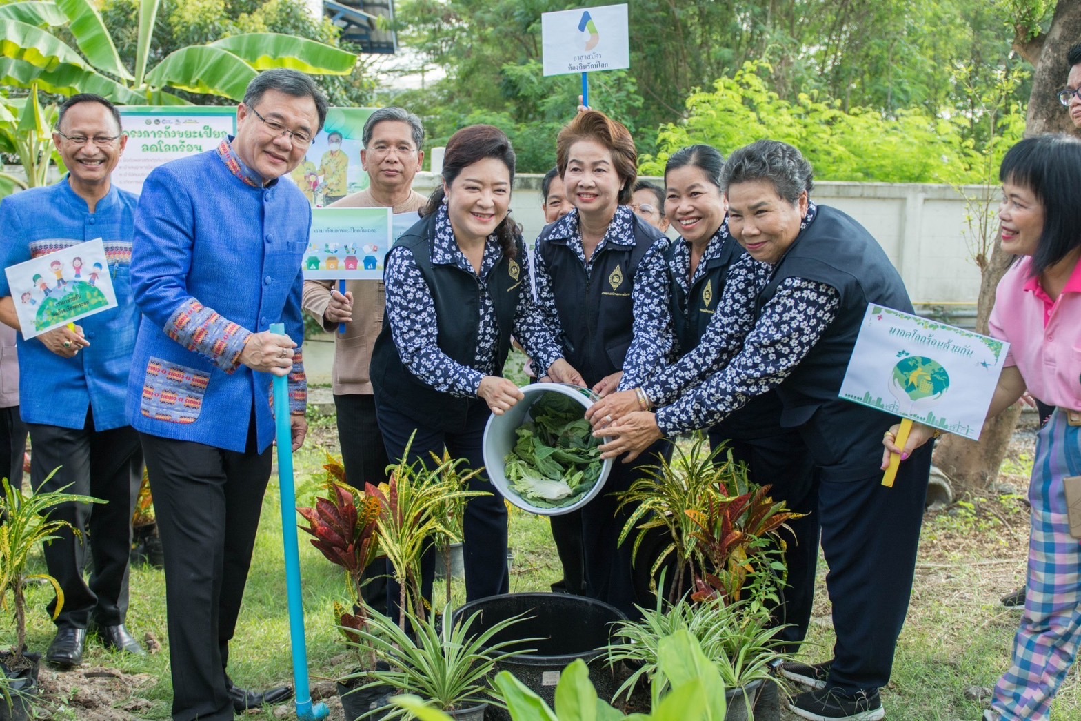 ?️??‍?พช.ฉะเชิงเทราร่วมกิจกรรมการขับเคลื่อนโครงการถังขยะเปียกลดโลกร้อน ขององค์กรปกครองส่วนท้องถิ่น จังหวัดฉะเชิงเทรา (รักษ์โลก รักษ์แปดริ้ว เริ่มได้ที่บ้านเรา)