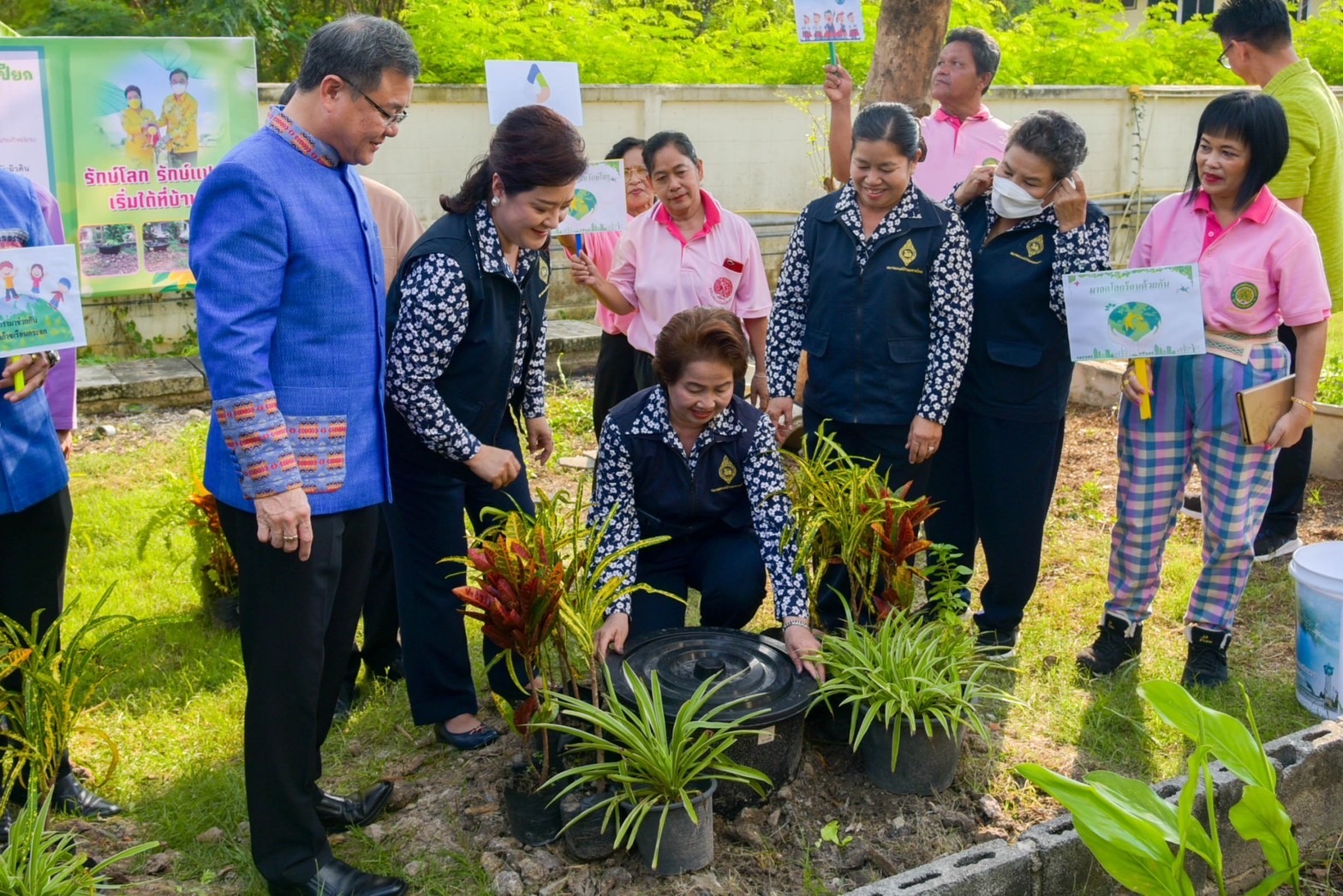 ?️??‍?พช.ฉะเชิงเทราร่วมกิจกรรมการขับเคลื่อนโครงการถังขยะเปียกลดโลกร้อน ขององค์กรปกครองส่วนท้องถิ่น จังหวัดฉะเชิงเทรา (รักษ์โลก รักษ์แปดริ้ว เริ่มได้ที่บ้านเรา)