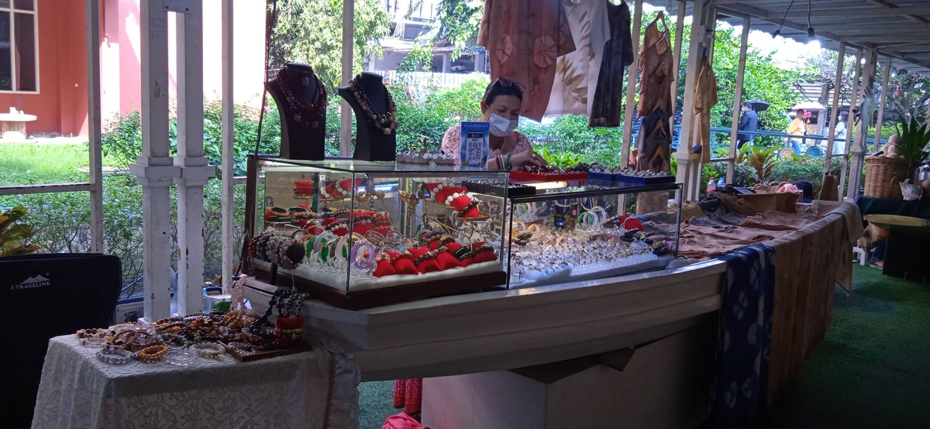 ?️??‍? OTOP Trader แปดริ้ว ร่วมจำหน่ายสินค้า ณ ตลาดเรือ ทำเนียบรัฐบาล