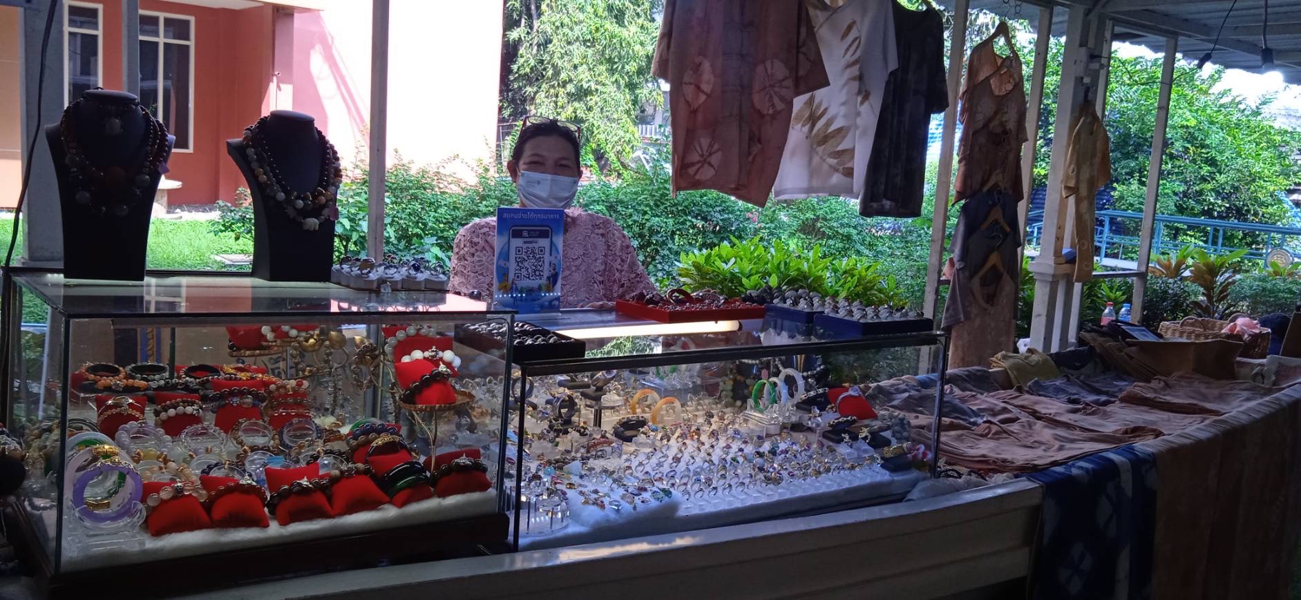 ?️??‍? OTOP Trader แปดริ้ว ร่วมจำหน่ายสินค้า ณ ตลาดเรือ ทำเนียบรัฐบาล