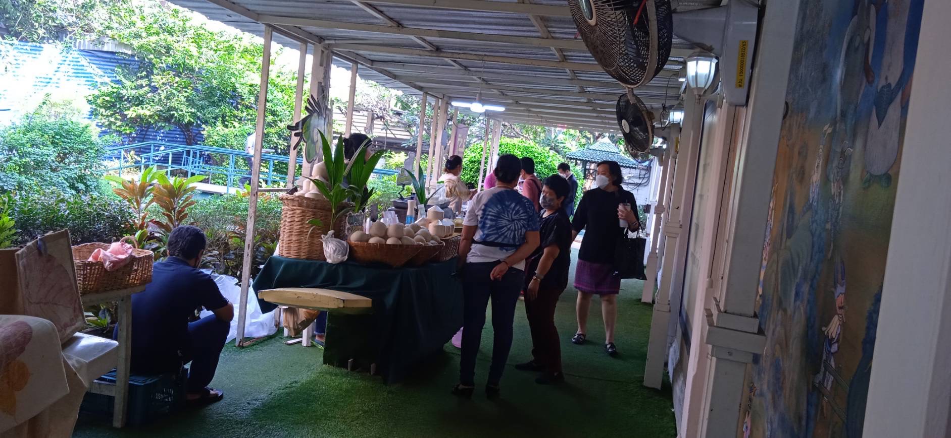 ?️??‍? OTOP Trader แปดริ้ว ร่วมจำหน่ายสินค้า ณ ตลาดเรือ ทำเนียบรัฐบาล