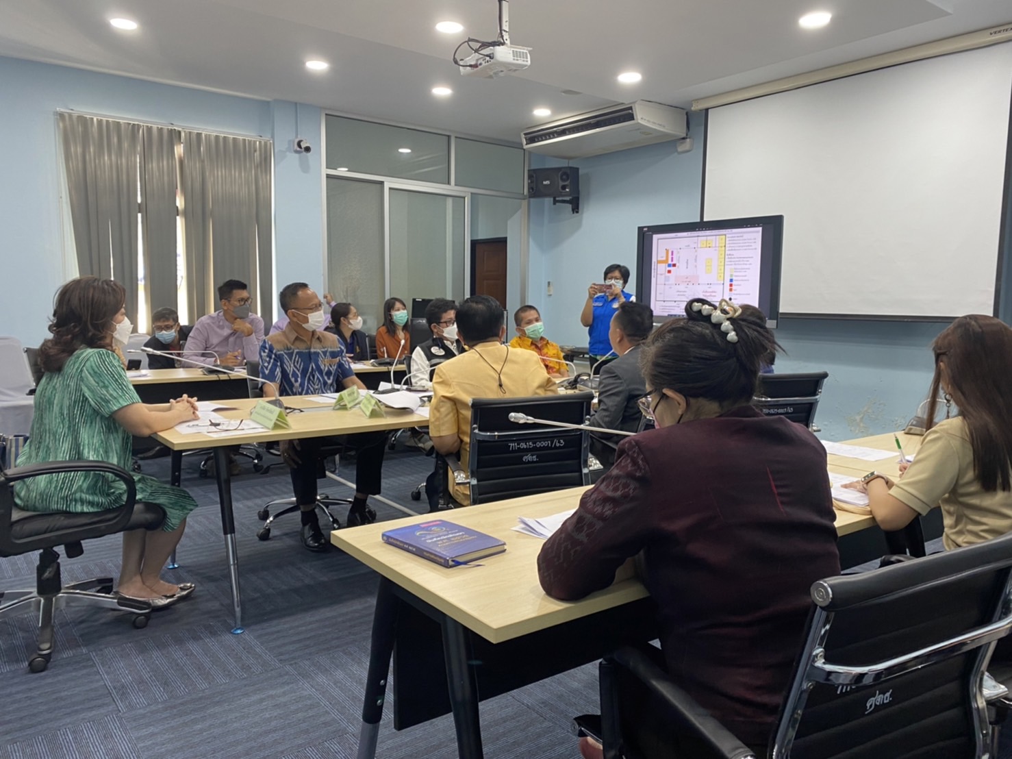 ?️??‍?พช.ฉะเชิงเทรา ร่วมประชุมการจัดกิจกรรมของชมรมแม่บ้านมหาดไทย ในงานนมัสการหลวงพ่อโสธร และงานประจำปีจังหวัดฉะเชิงเทรา ปี 2565