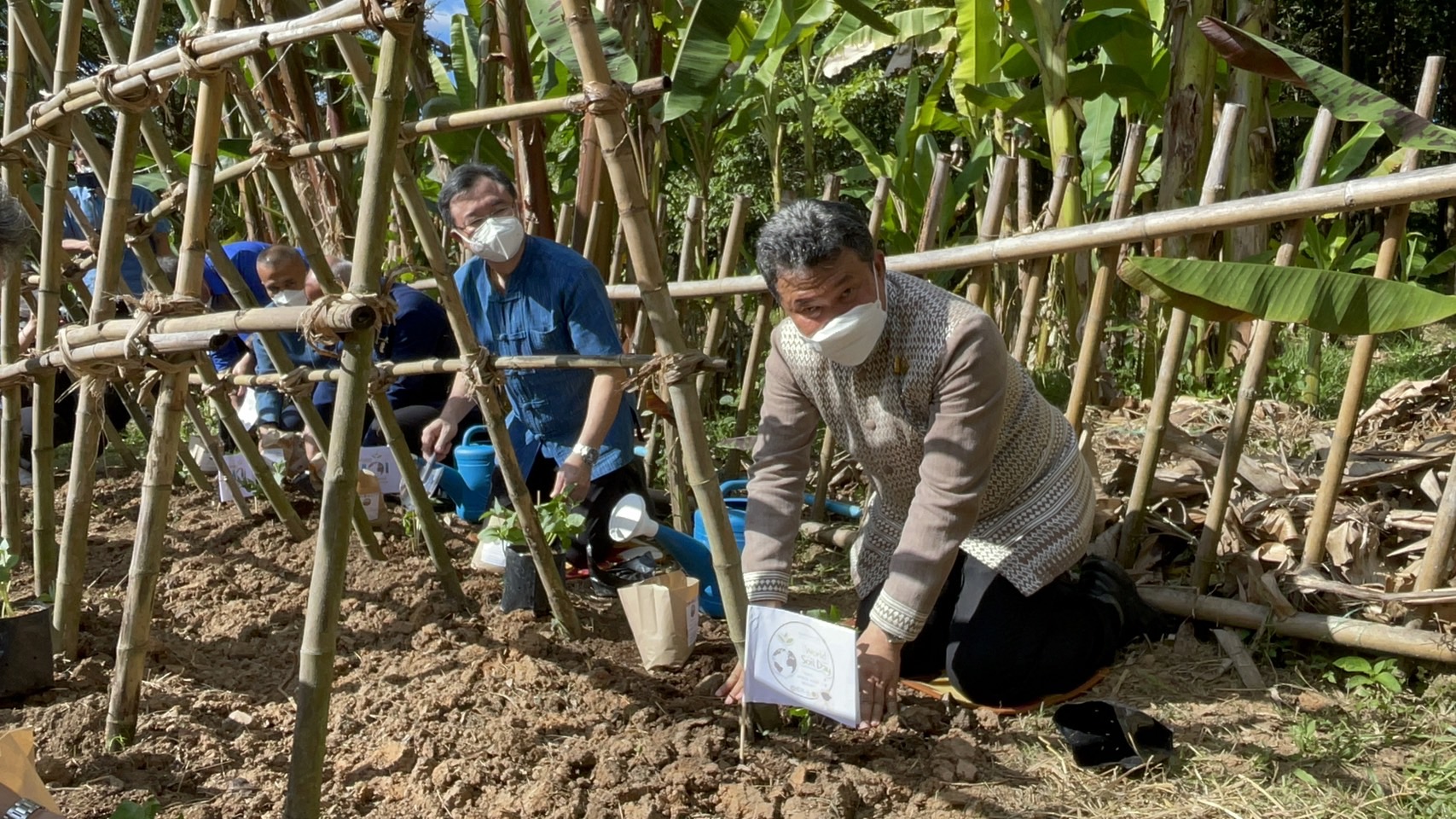??ปลัด มท. ร่วมกิจกรรม วันดินโลก (World Soil Day) บำรุงป่า รักษาผืนดิน  เทิดพระเกียรติ องค์ภูมิพลฯ