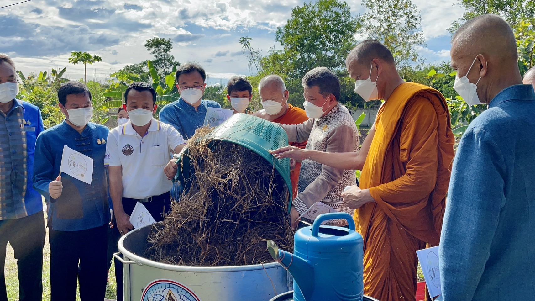 ??ปลัด มท. ร่วมกิจกรรม วันดินโลก (World Soil Day) บำรุงป่า รักษาผืนดิน  เทิดพระเกียรติ องค์ภูมิพลฯ