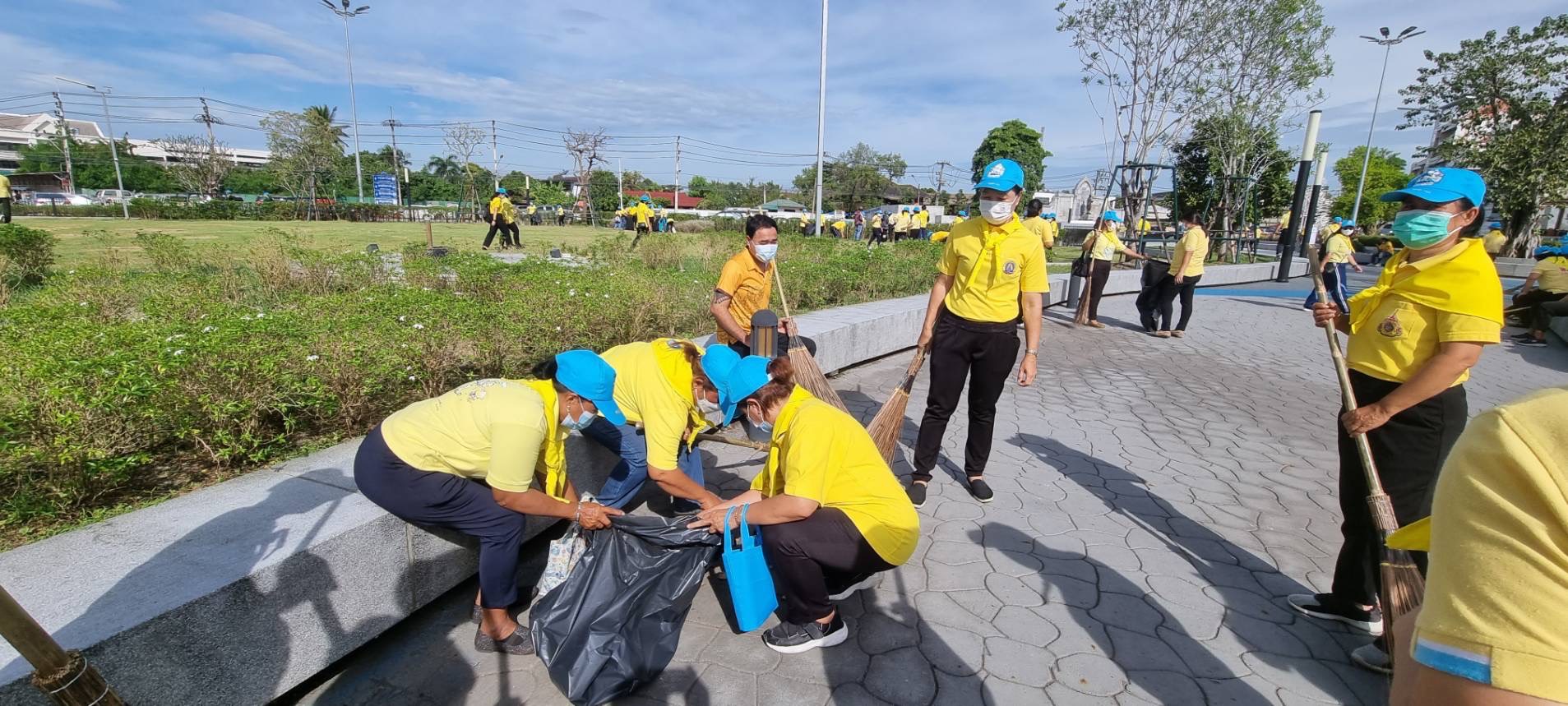 ??พช.ฉะเชิงเทรา ร่วมกิจกรรมเนื่องในวันพระราชสมภพพระบาทสมเด็จพระบรมชนกาธิเบศร มหาภูมิพลอดุลยเดชมหาราช บรมนาถบพิตร วันชาติ และวันพ่อแห่งชาติ 5 ธันวาคม 2565