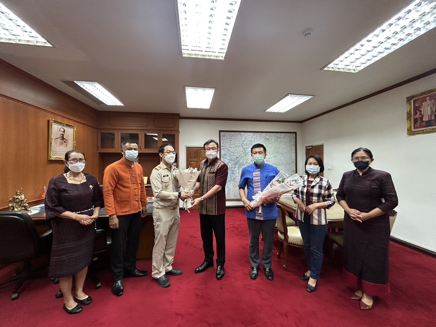 ??ผู้ว่าราชการจังหวัดฉะเชิงเทรา และรองผู้ว่าราชการจังหวัดฉะเชิงเทรา มอบนโยบายแก่ข้าราชการที่ได้รับการแต่งตั้งให้ดำรงตำแหน่งพัฒนาการอำเภอ