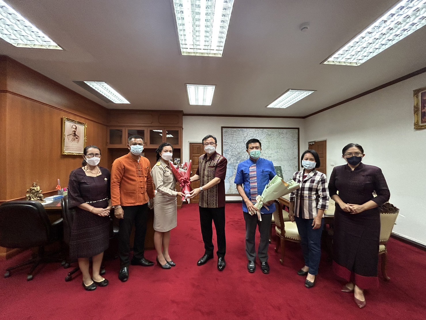 ??ผู้ว่าราชการจังหวัดฉะเชิงเทรา และรองผู้ว่าราชการจังหวัดฉะเชิงเทรา มอบนโยบายแก่ข้าราชการที่ได้รับการแต่งตั้งให้ดำรงตำแหน่งพัฒนาการอำเภอ