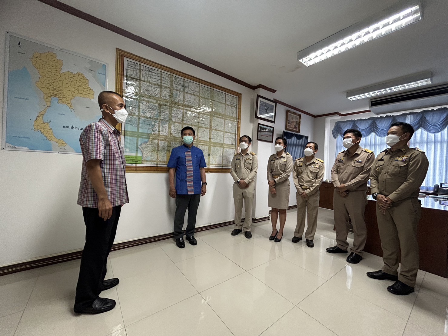 ??ผู้ว่าราชการจังหวัดฉะเชิงเทรา และรองผู้ว่าราชการจังหวัดฉะเชิงเทรา มอบนโยบายแก่ข้าราชการที่ได้รับการแต่งตั้งให้ดำรงตำแหน่งพัฒนาการอำเภอ