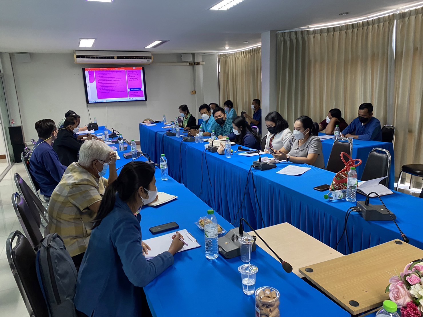 ??พช.ฉะเชิงเทราร่วมประชุมเชิงปฏิบัติการสร้างความรู้ความเข้าใจเครือข่ายคณะกรรมการบริหารศูนย์ประสานงานองค์การชุมชนระดับจังหวัด (ศอช.จ.)