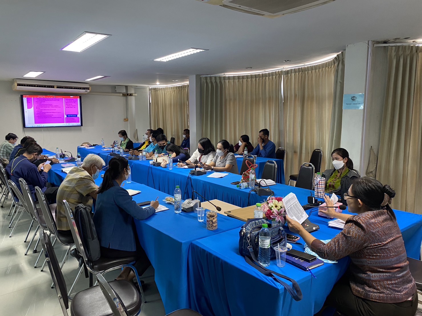 ??พช.ฉะเชิงเทราร่วมประชุมเชิงปฏิบัติการสร้างความรู้ความเข้าใจเครือข่ายคณะกรรมการบริหารศูนย์ประสานงานองค์การชุมชนระดับจังหวัด (ศอช.จ.)