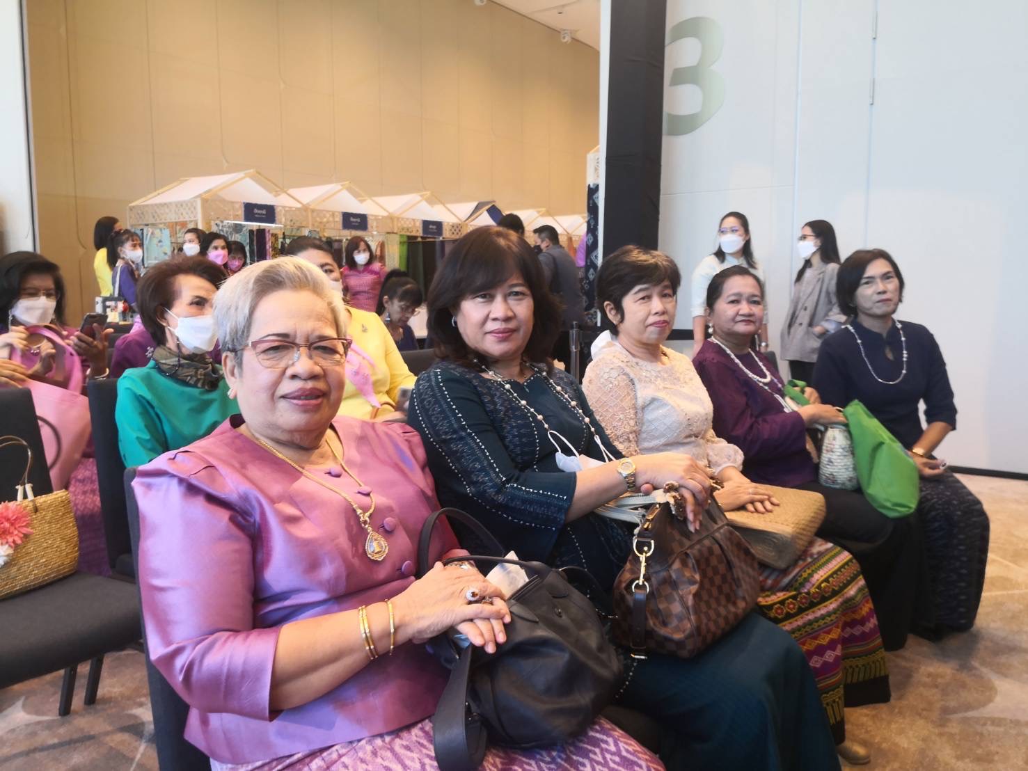 พช.และทีมสตรีแปดริ้วร่วมโครงการเทศกาลไหมไทย 2565 (Thai Silk Festival 2022)